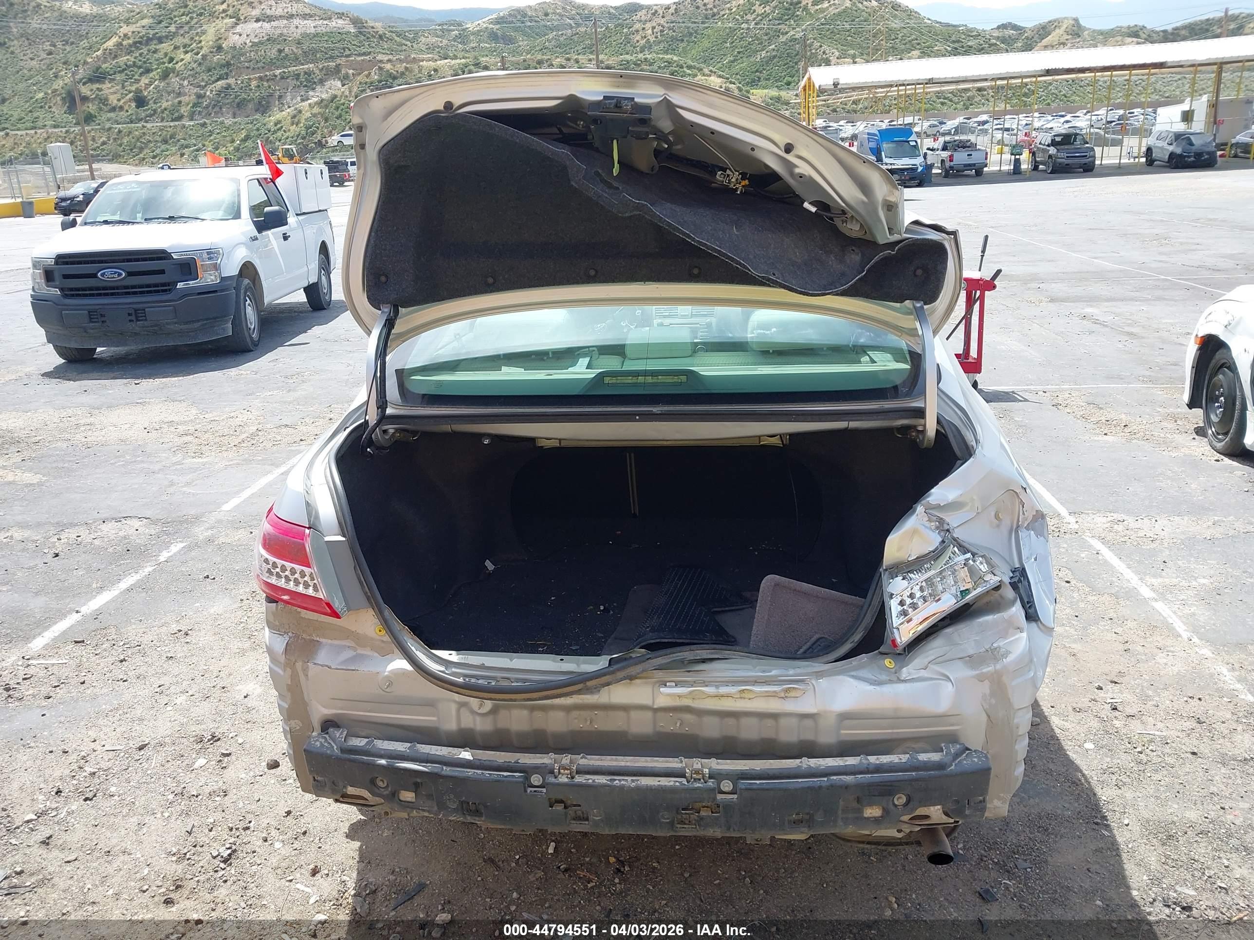 TOYOTA CAMRY image 6