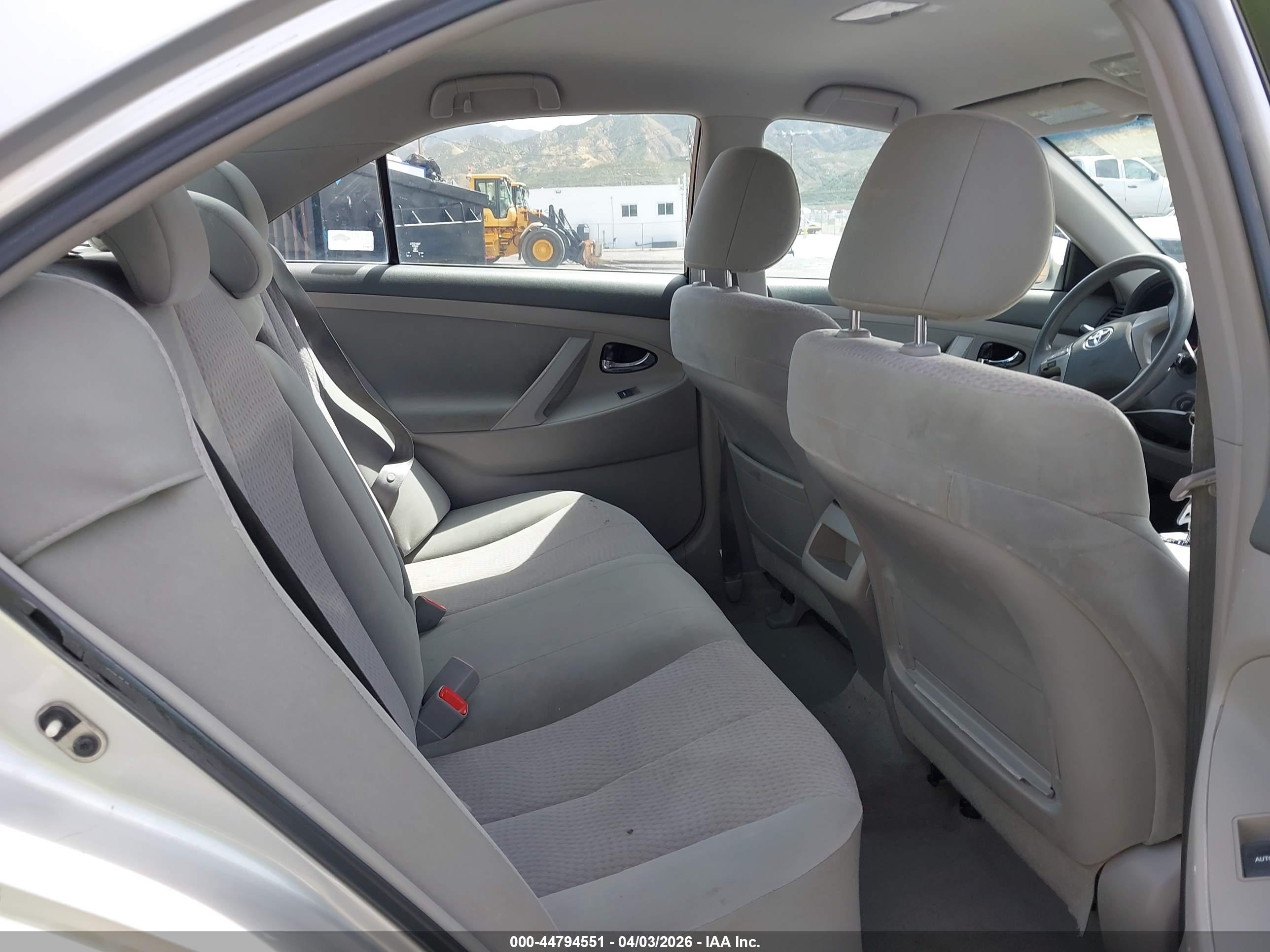 TOYOTA CAMRY image 8