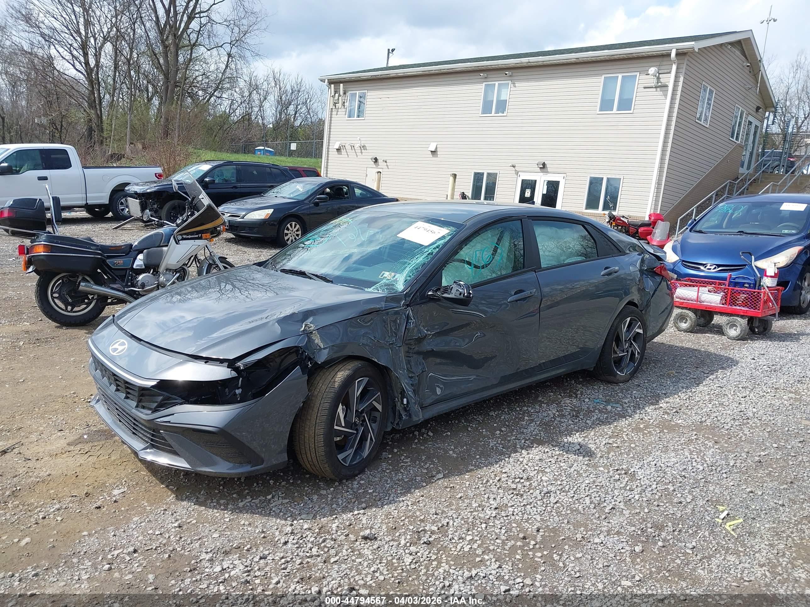 HYUNDAI ELANTRA image 2