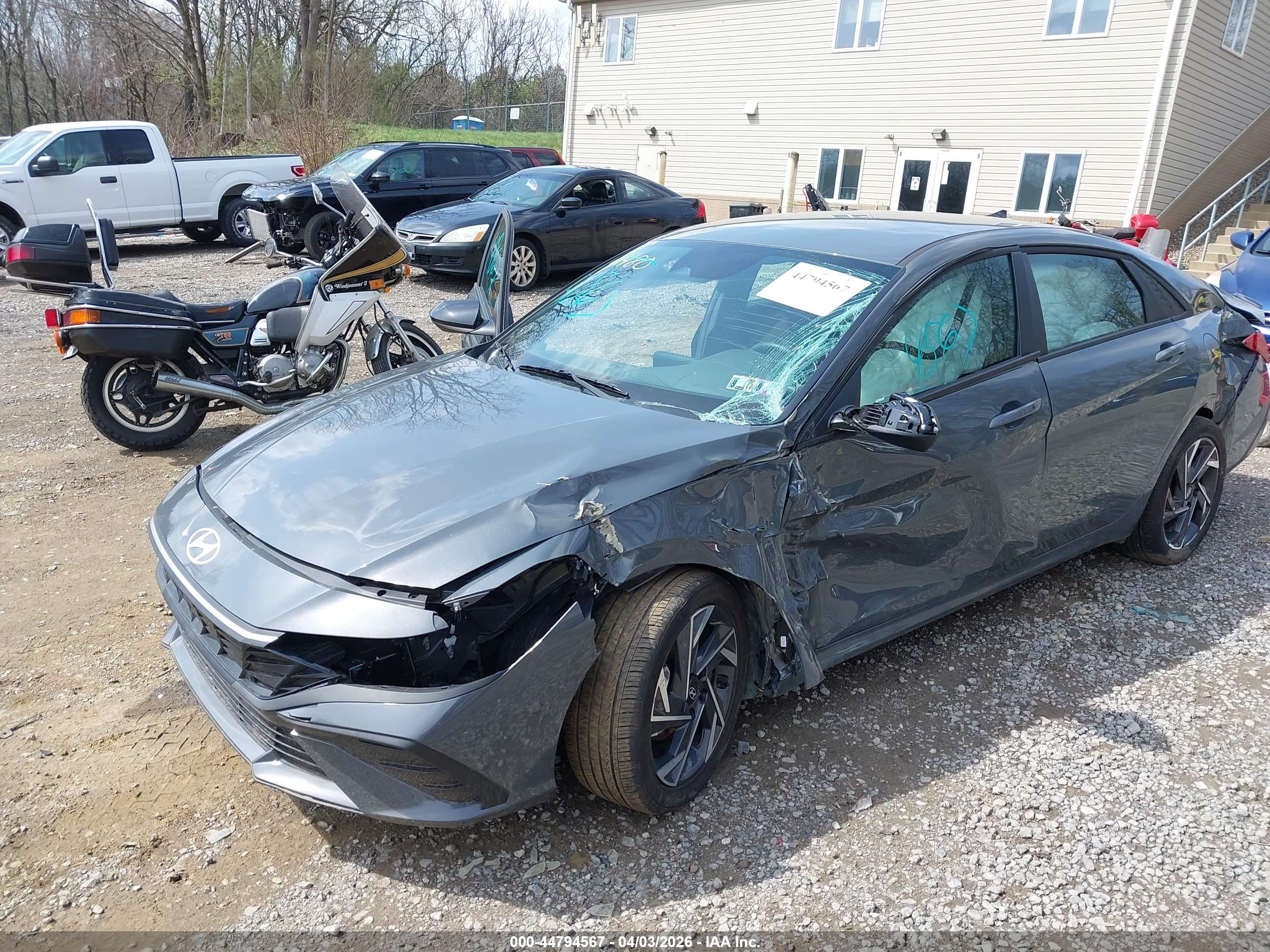 HYUNDAI ELANTRA image 6