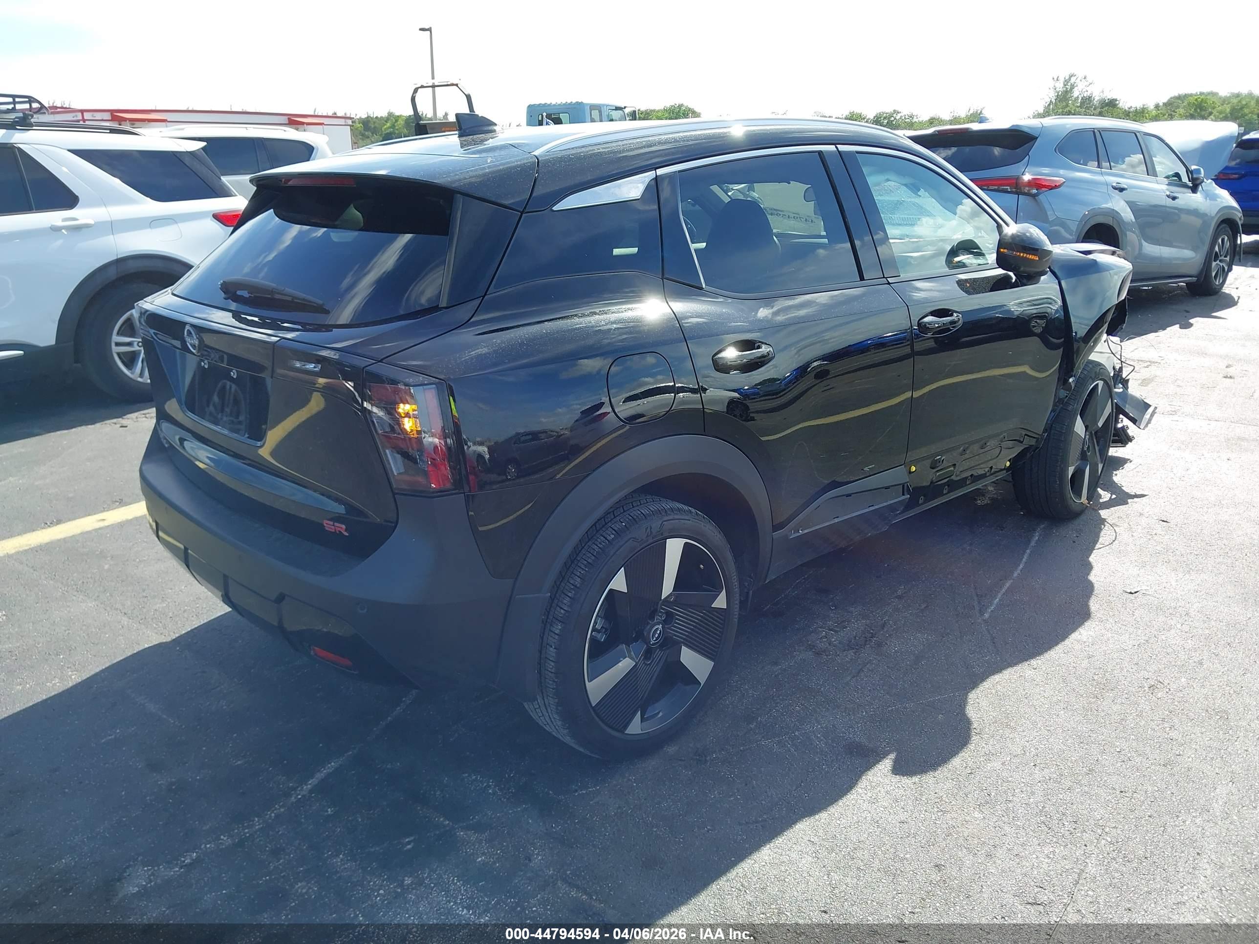 NISSAN KICKS image 4