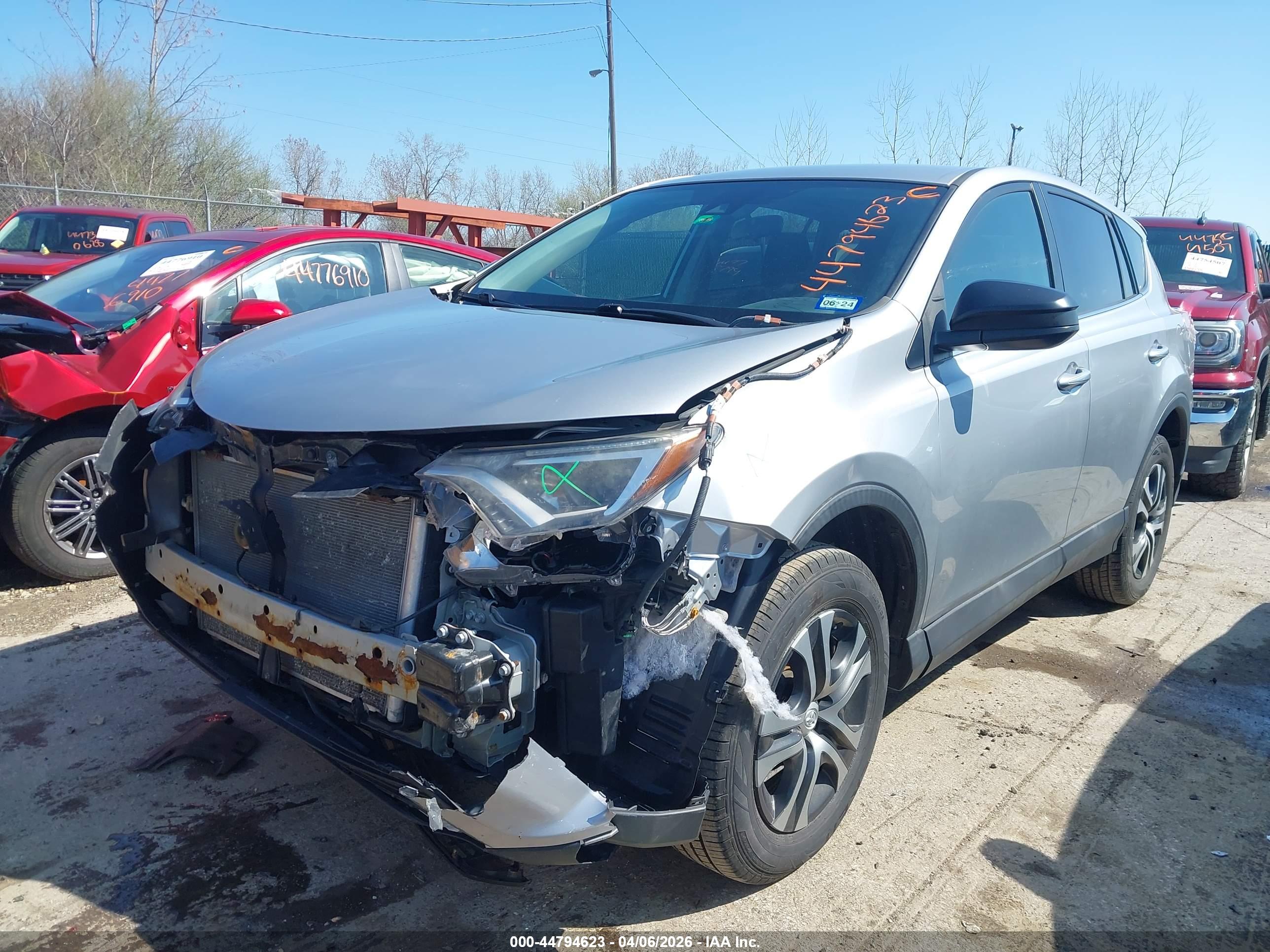 TOYOTA RAV4 image 2