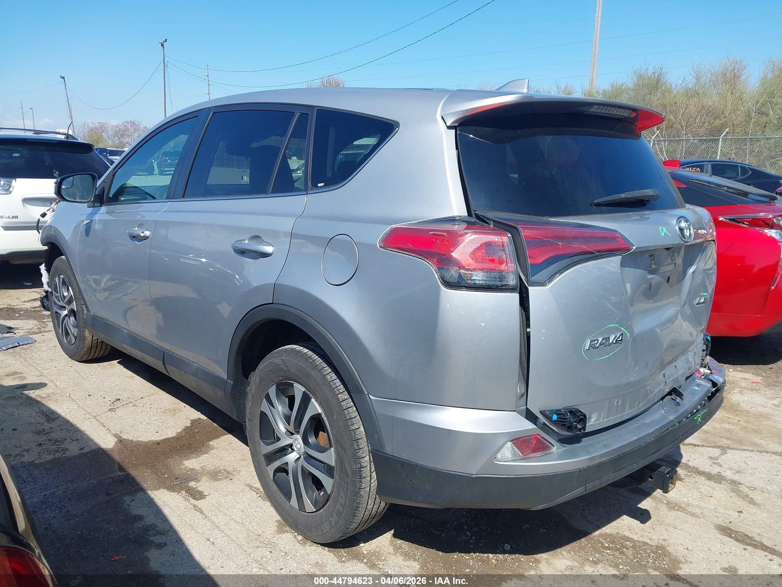 TOYOTA RAV4 image 3