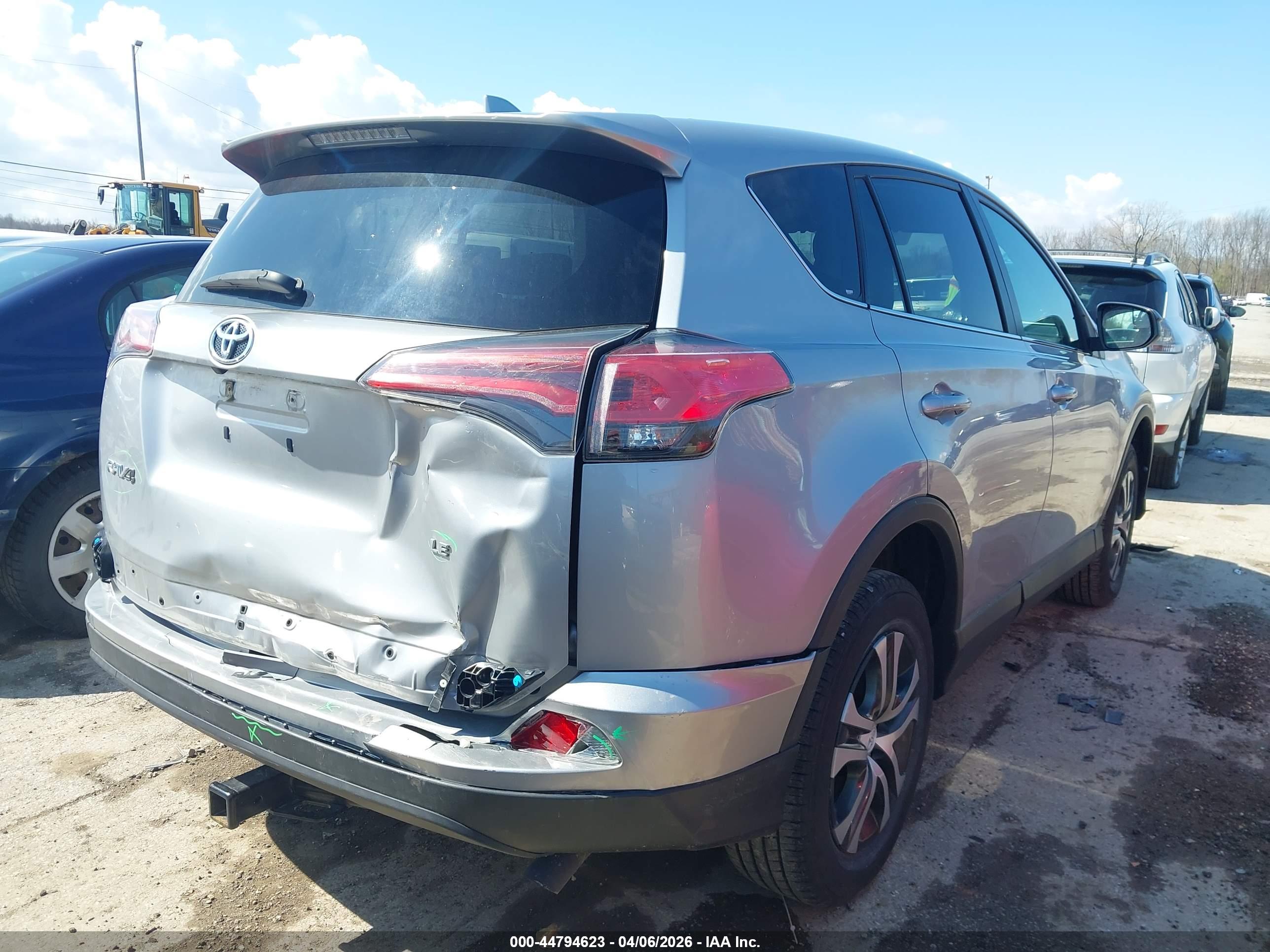TOYOTA RAV4 image 4