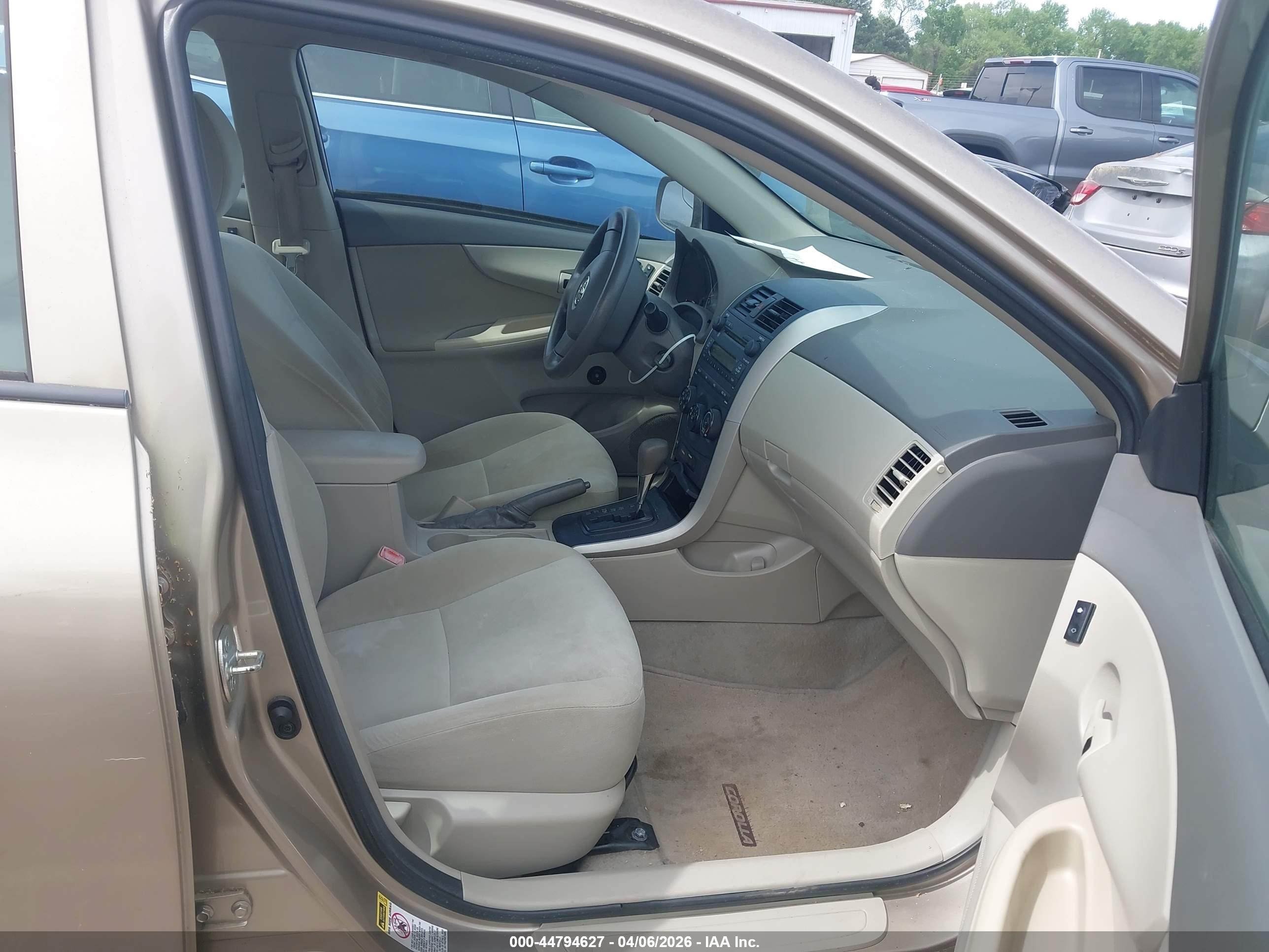 TOYOTA COROLLA image 5