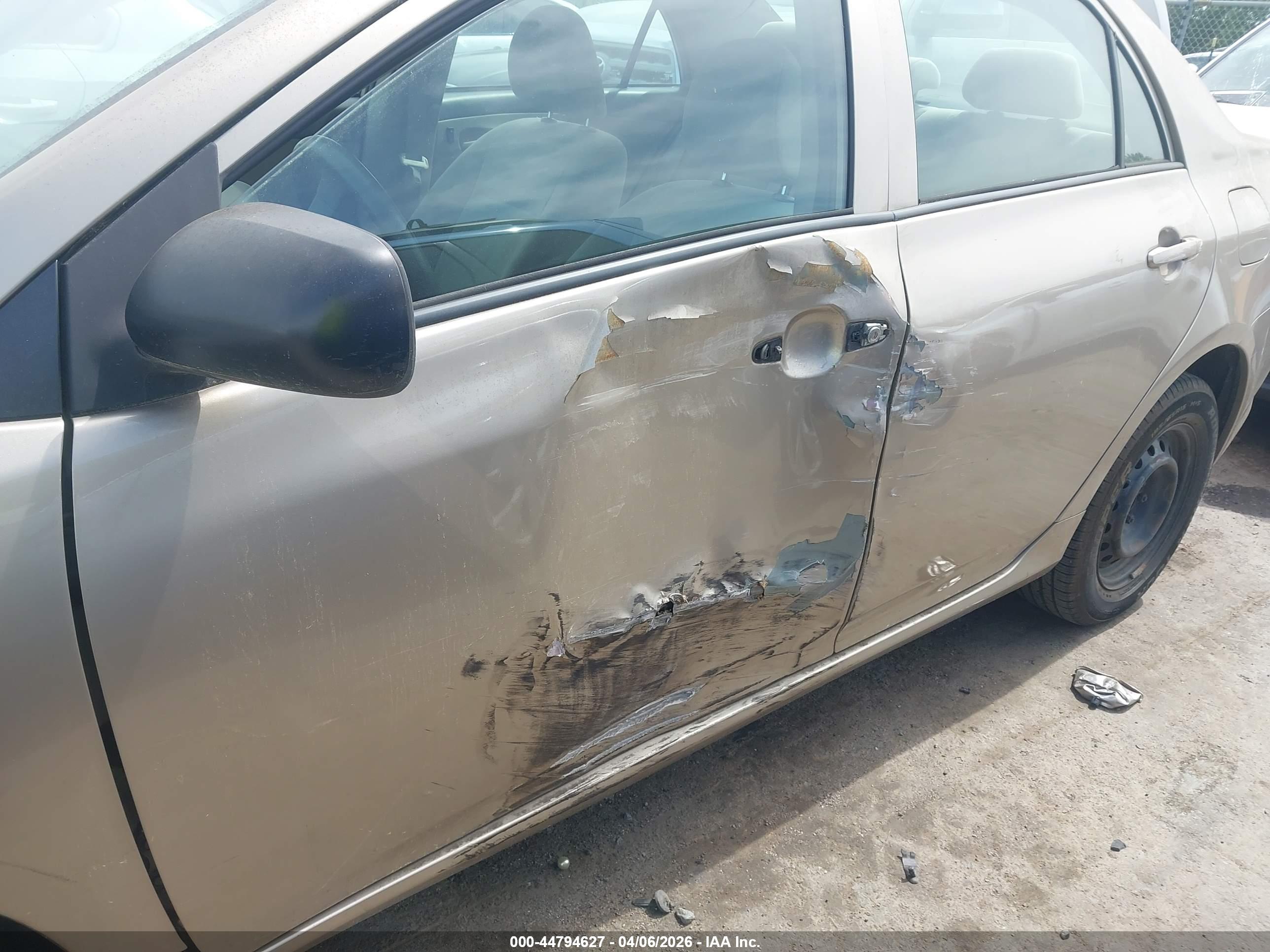 TOYOTA COROLLA image 6