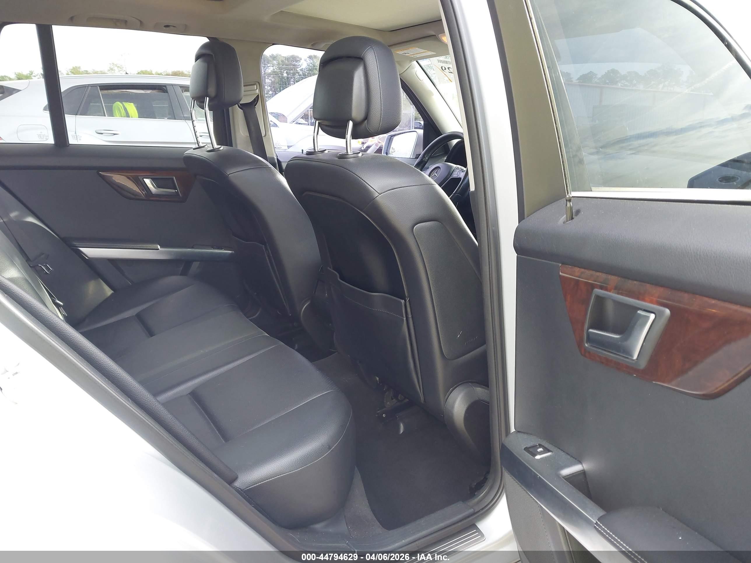 MERCEDES-BENZ GLK image 8
