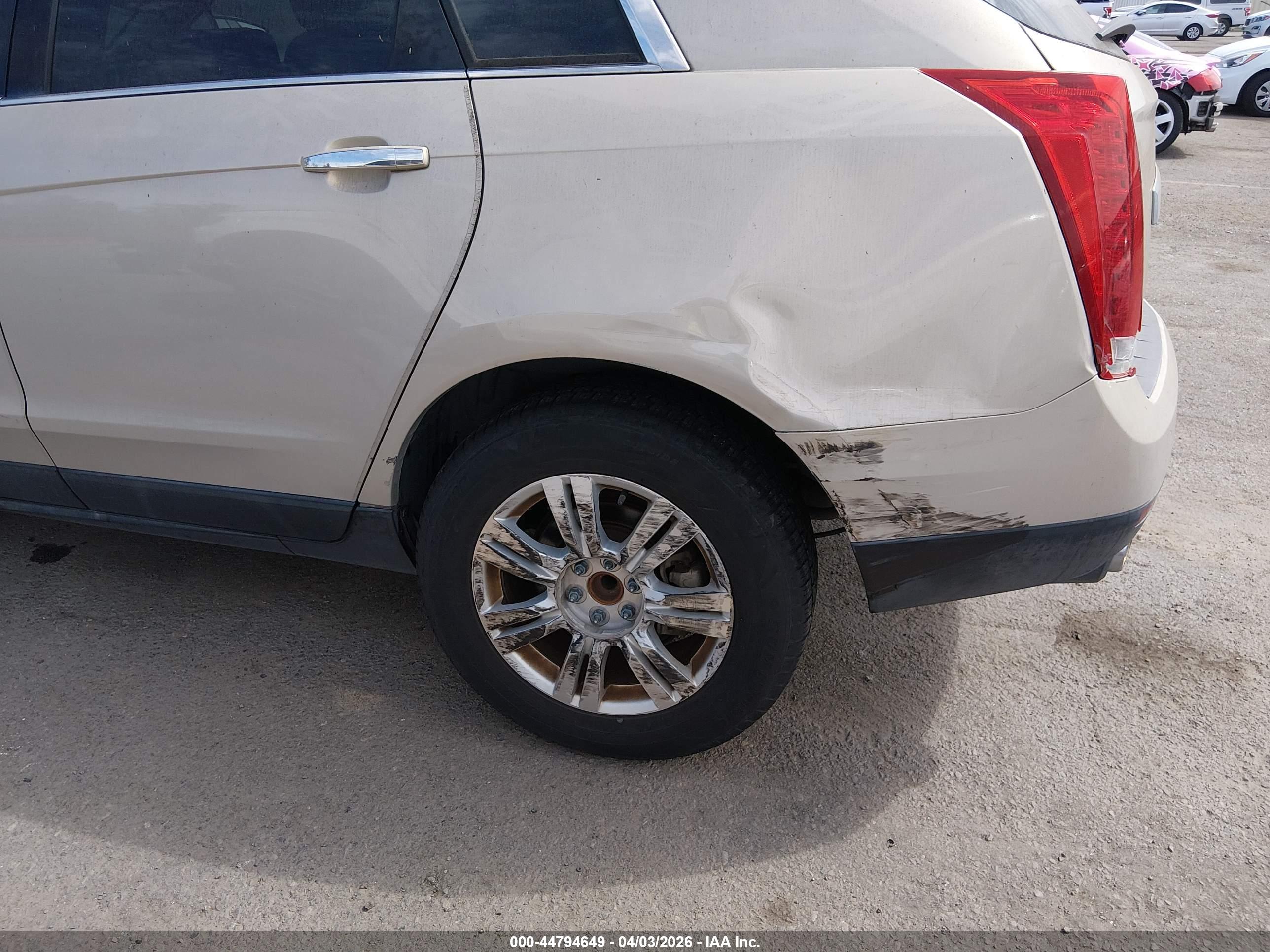 CADILLAC SRX image 6