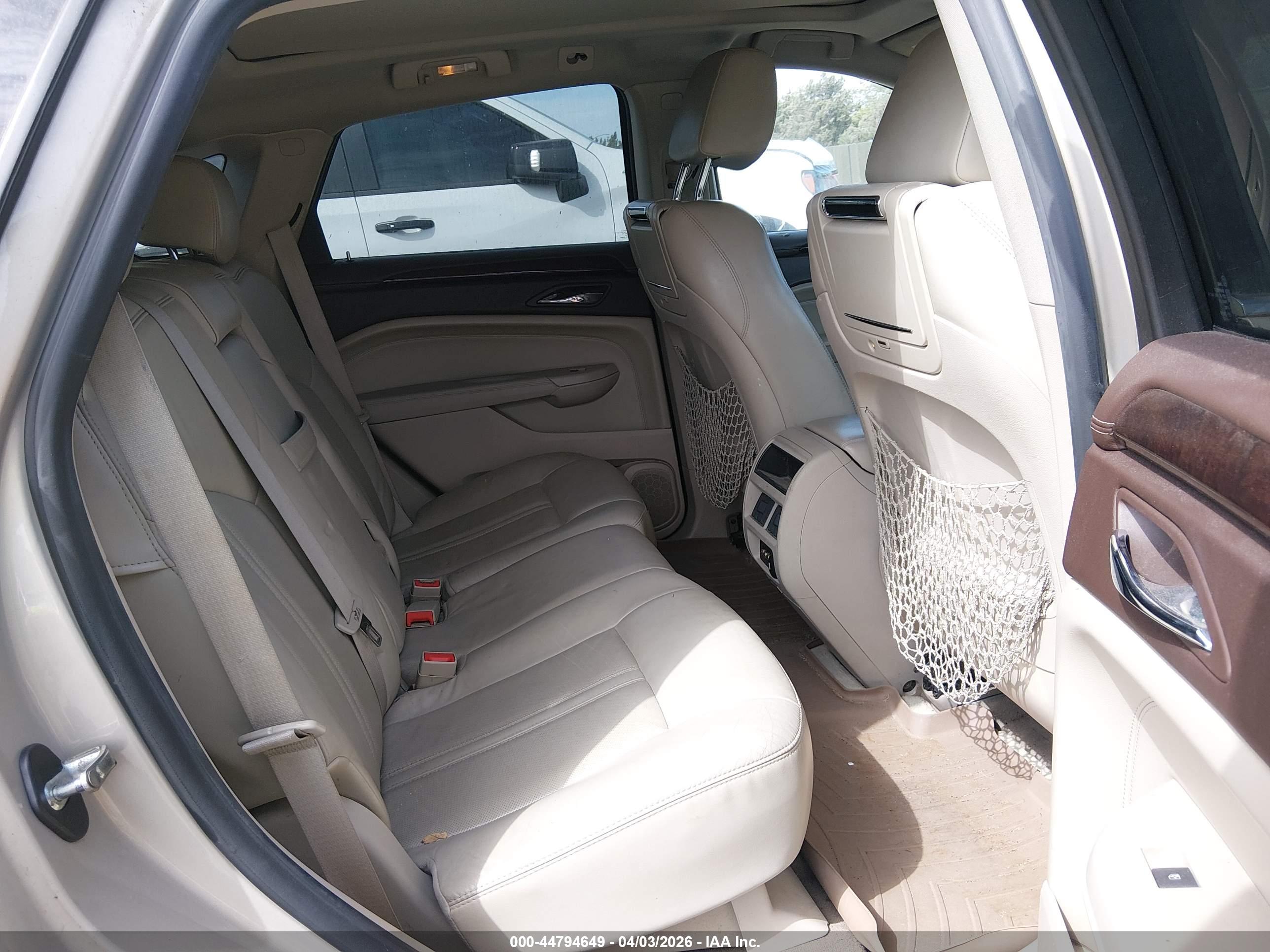 CADILLAC SRX image 8