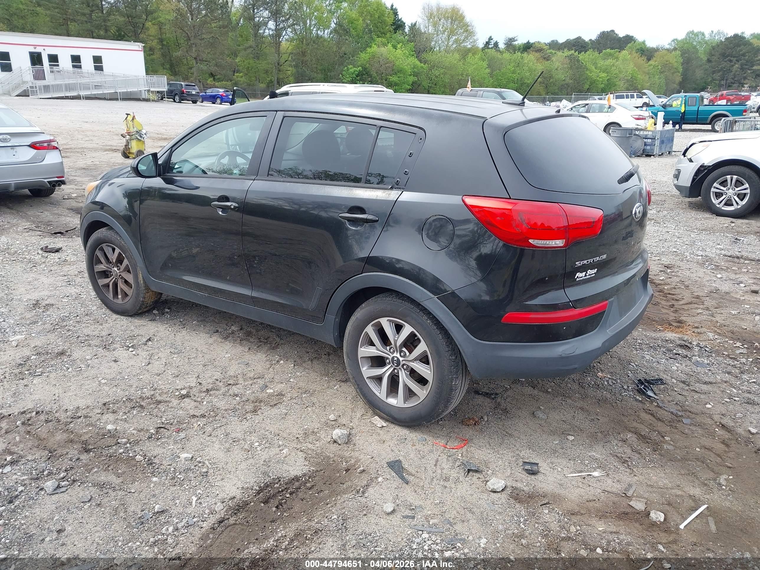 KIA SPORTAGE image 3