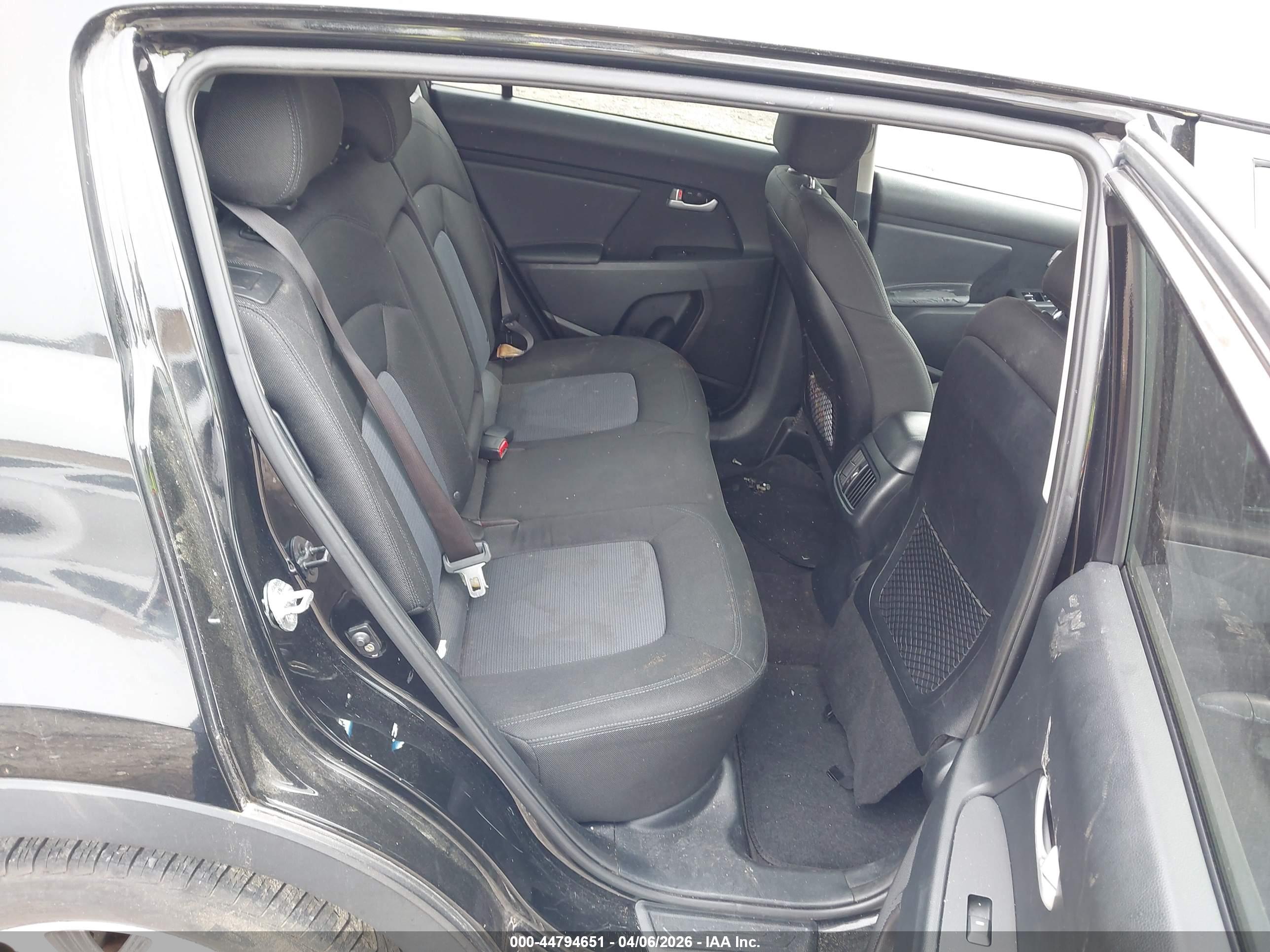 KIA SPORTAGE image 8