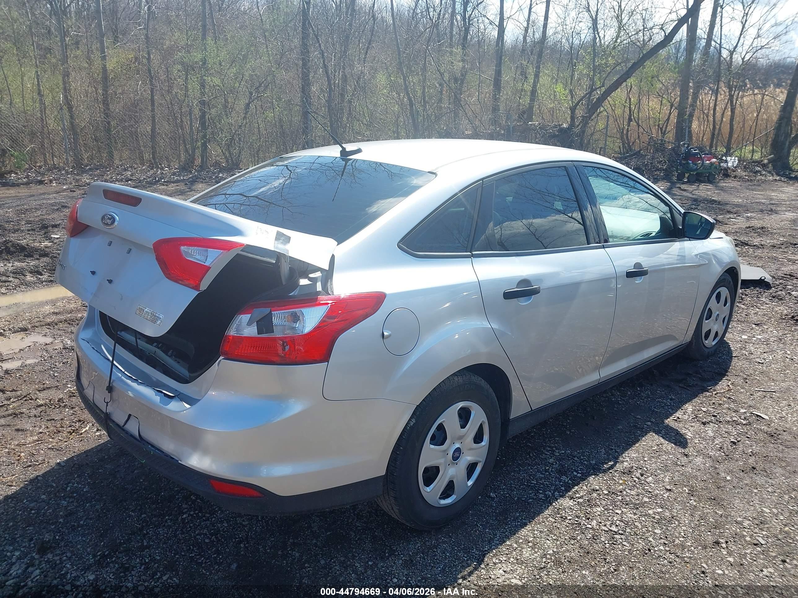 FORD FOCUS image 4