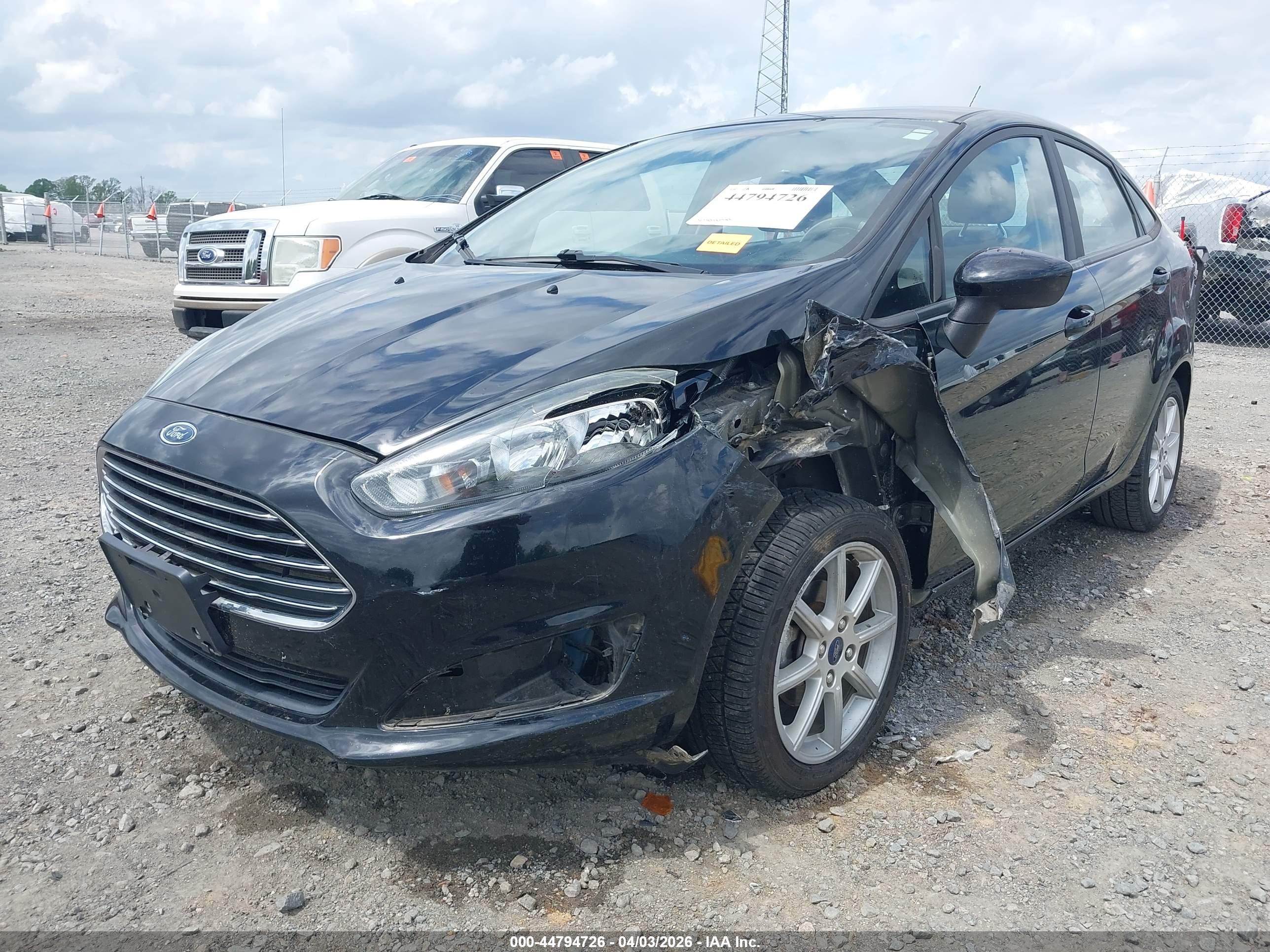 FORD FIESTA image 2