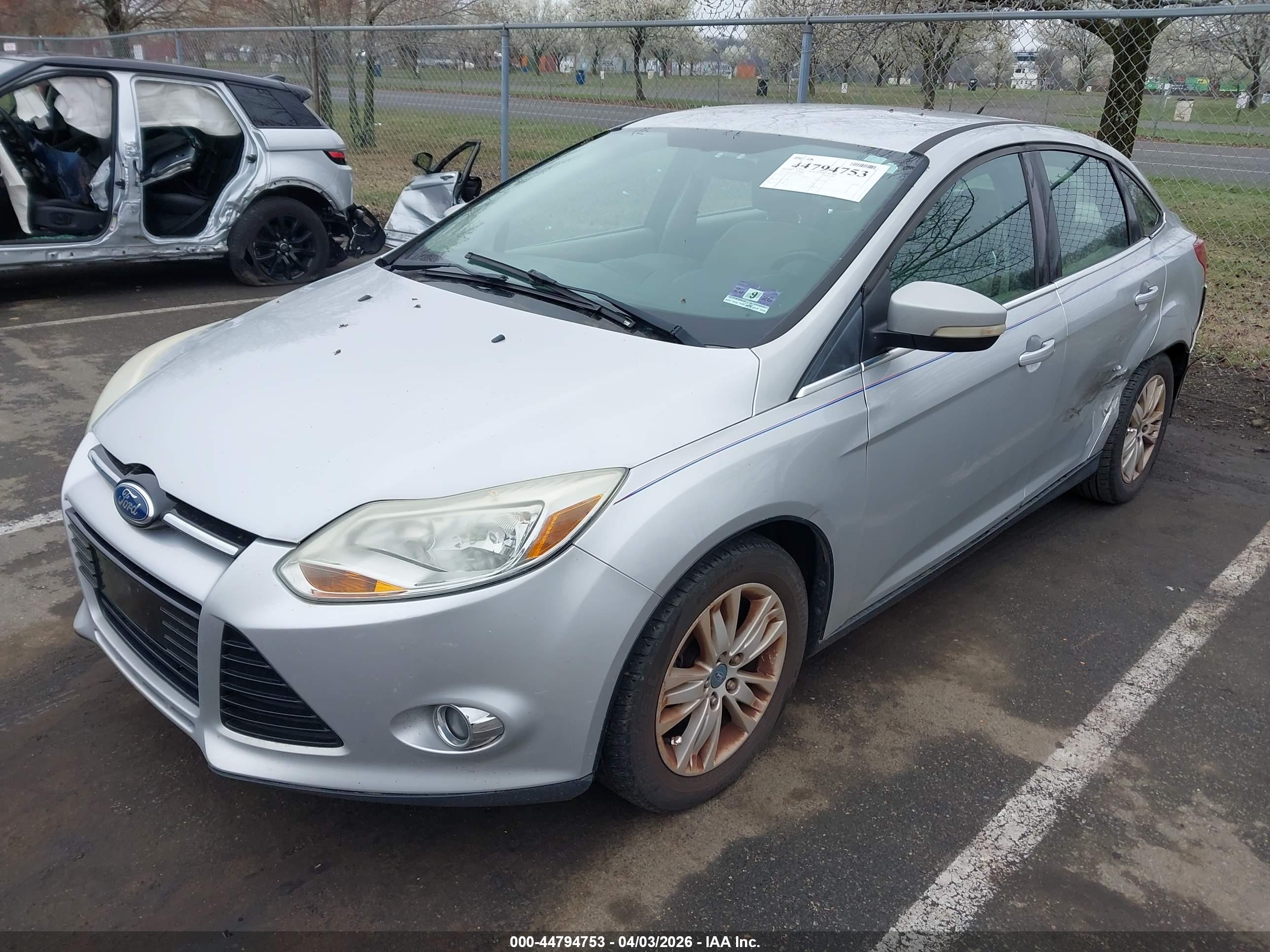 FORD FOCUS image 2