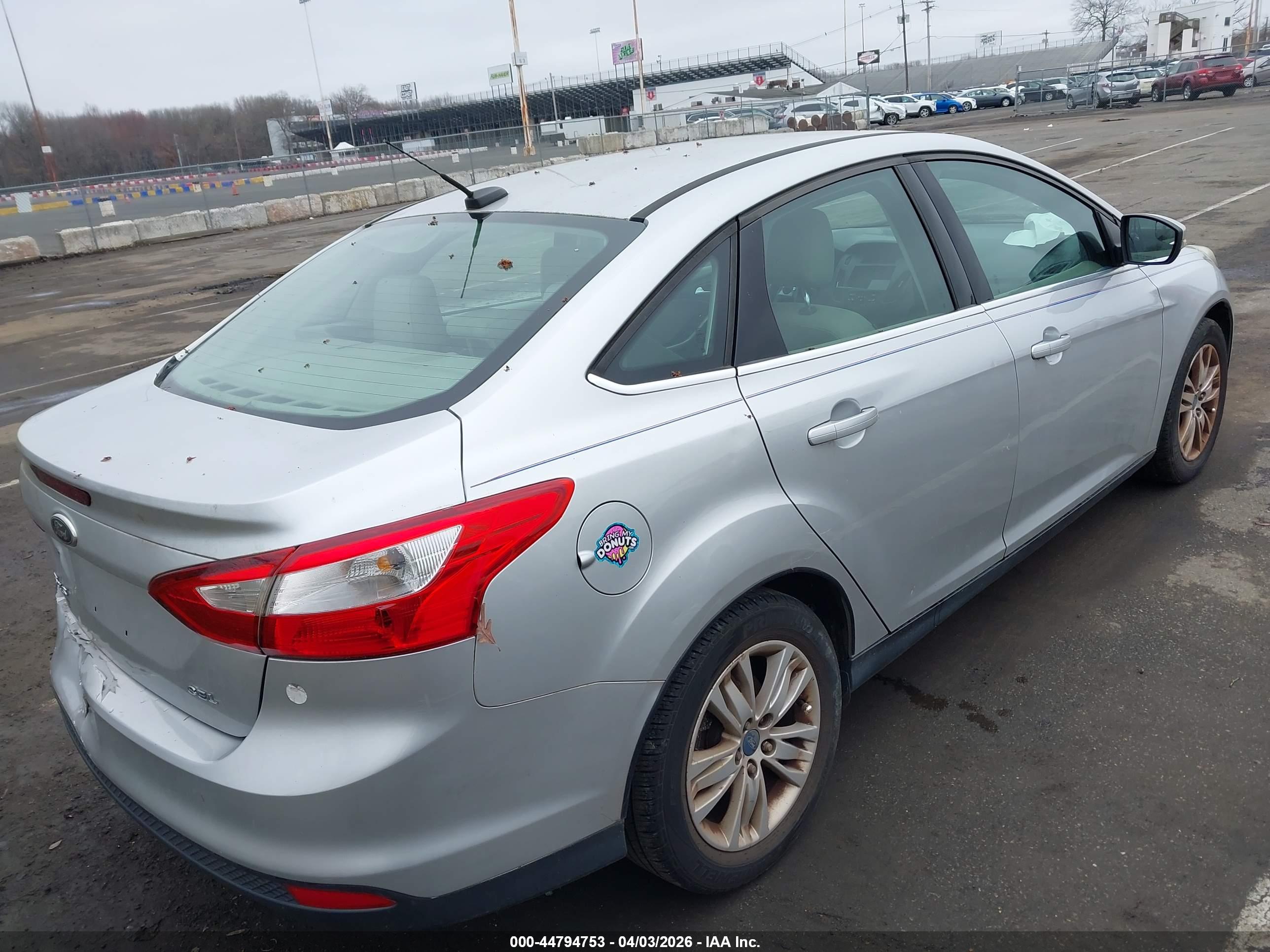 FORD FOCUS image 4