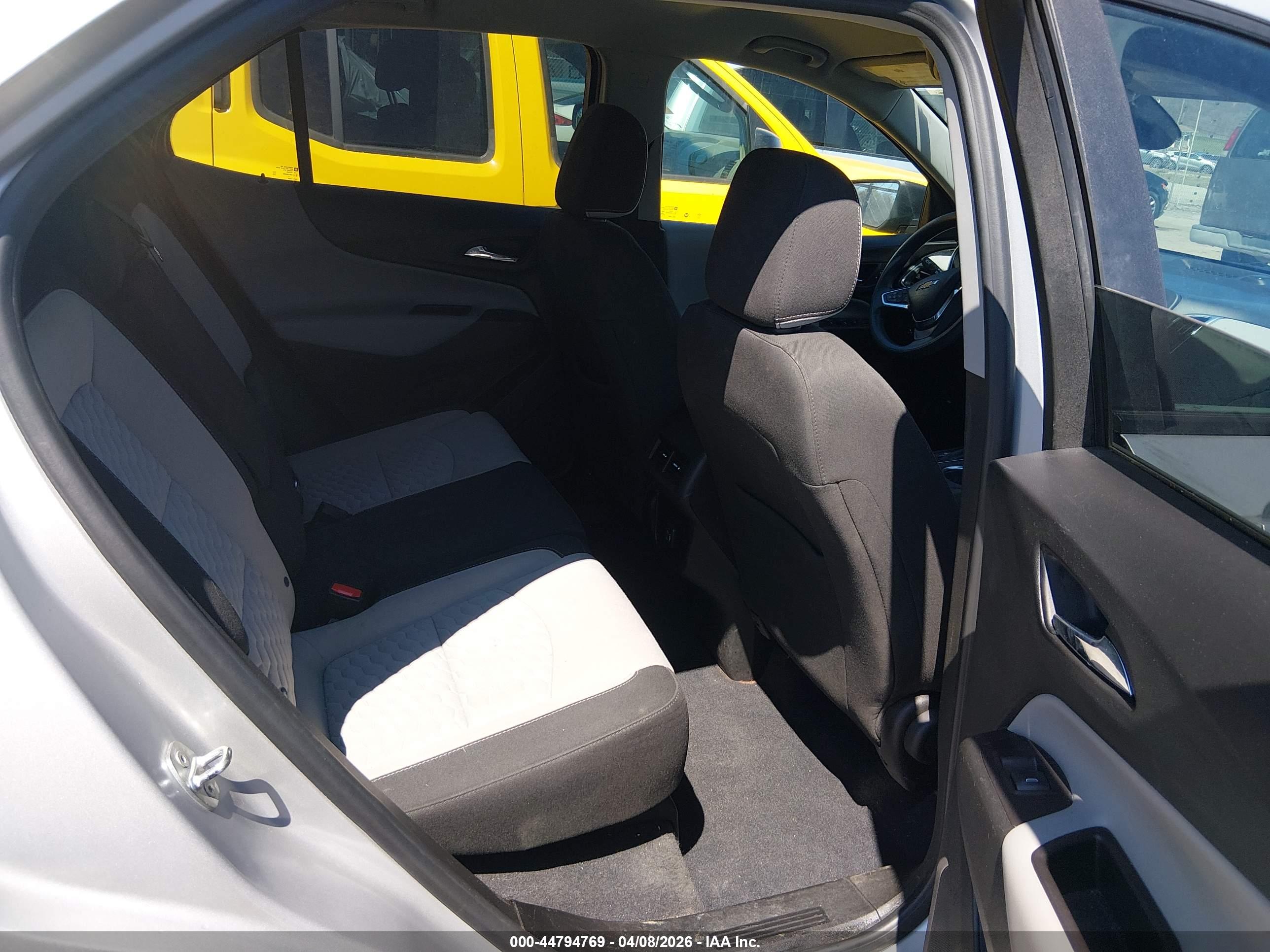 CHEVROLET EQUINOX image 8