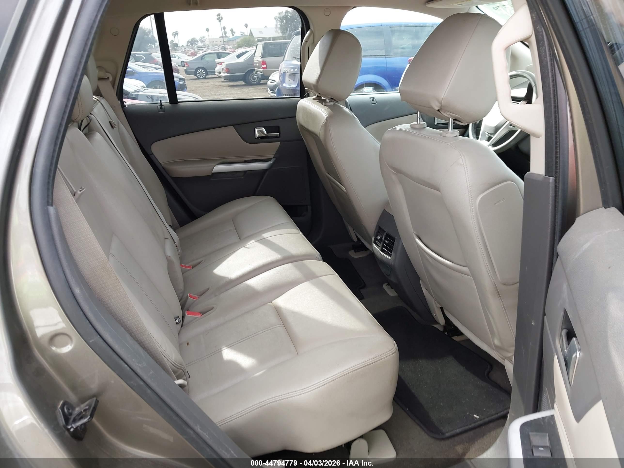 FORD EDGE image 8