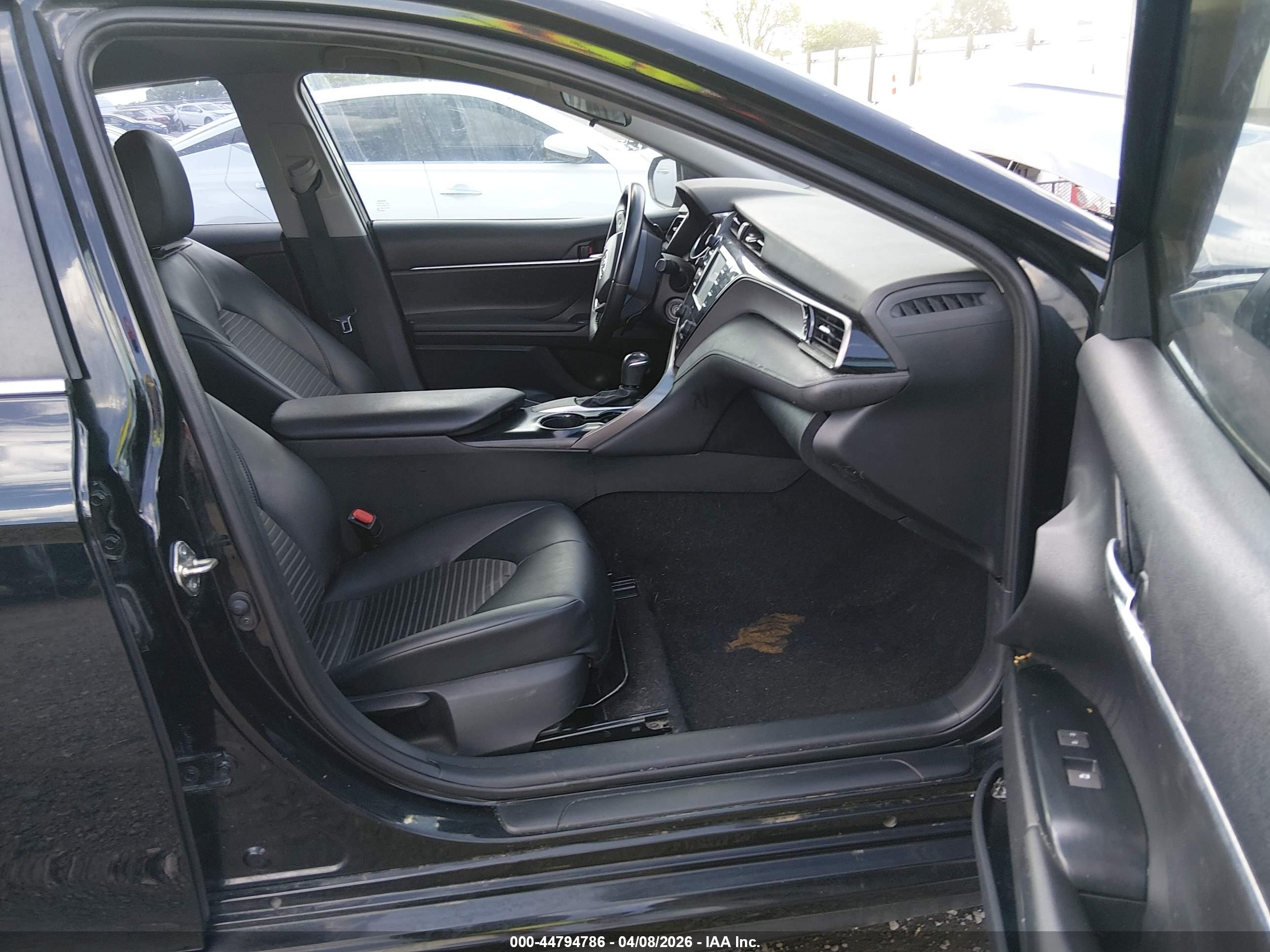 TOYOTA CAMRY image 5
