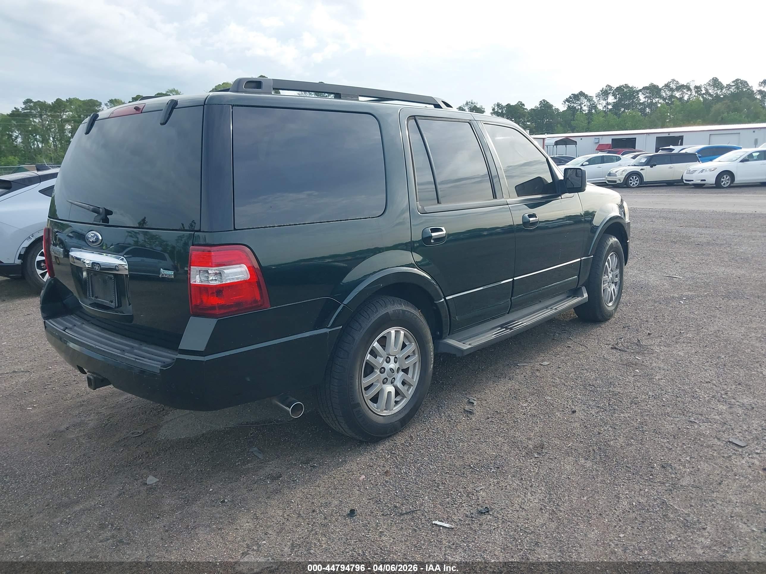 FORD EXPEDITION image 4