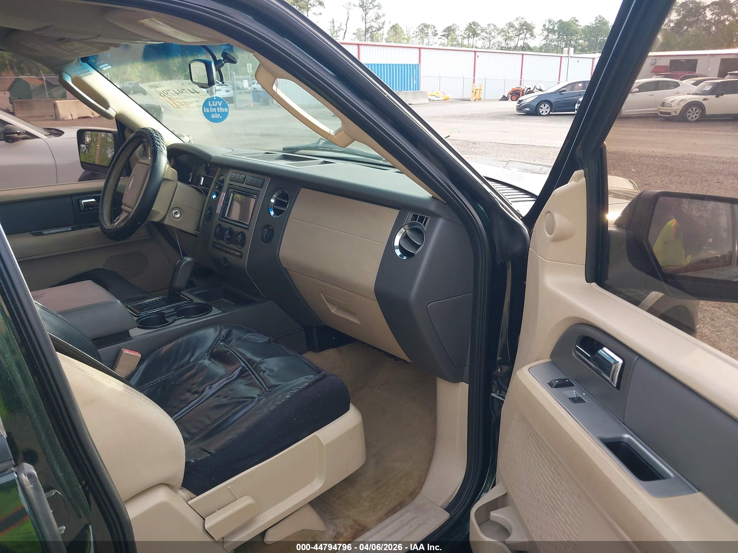 FORD EXPEDITION image 5