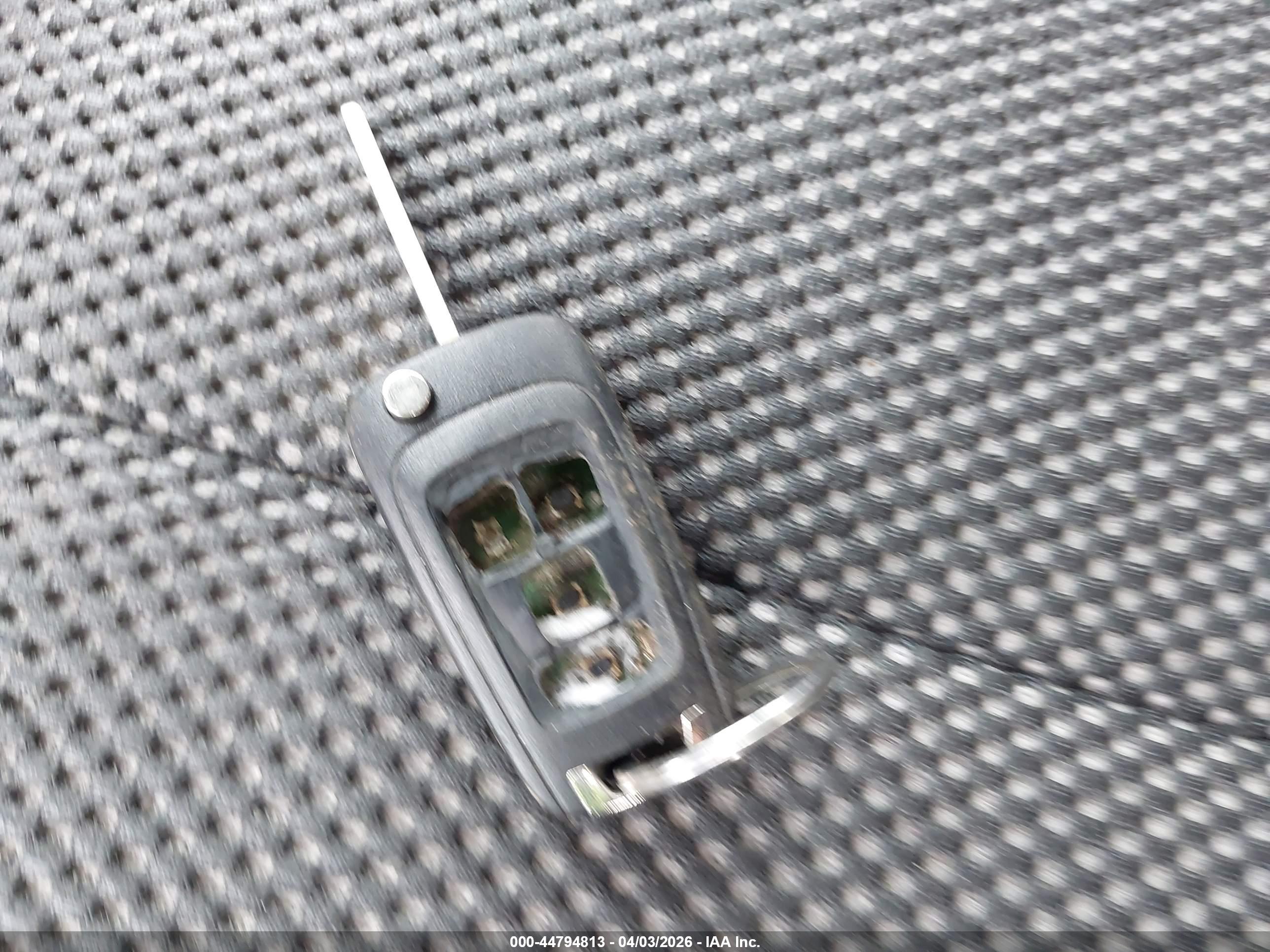 GMC TERRAIN image 11