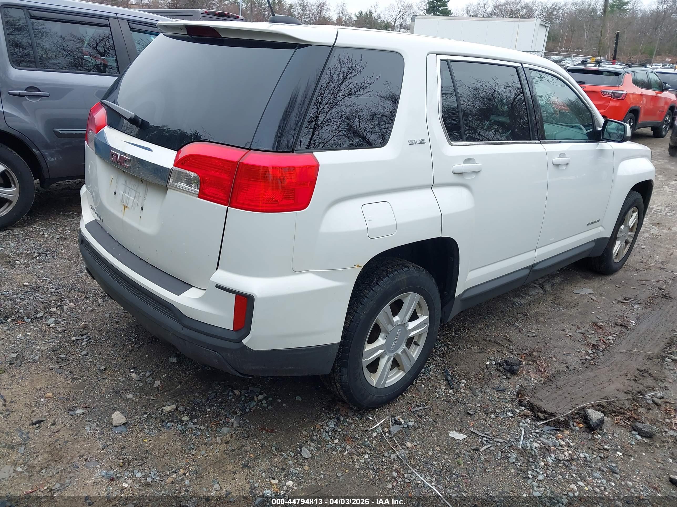 GMC TERRAIN image 4