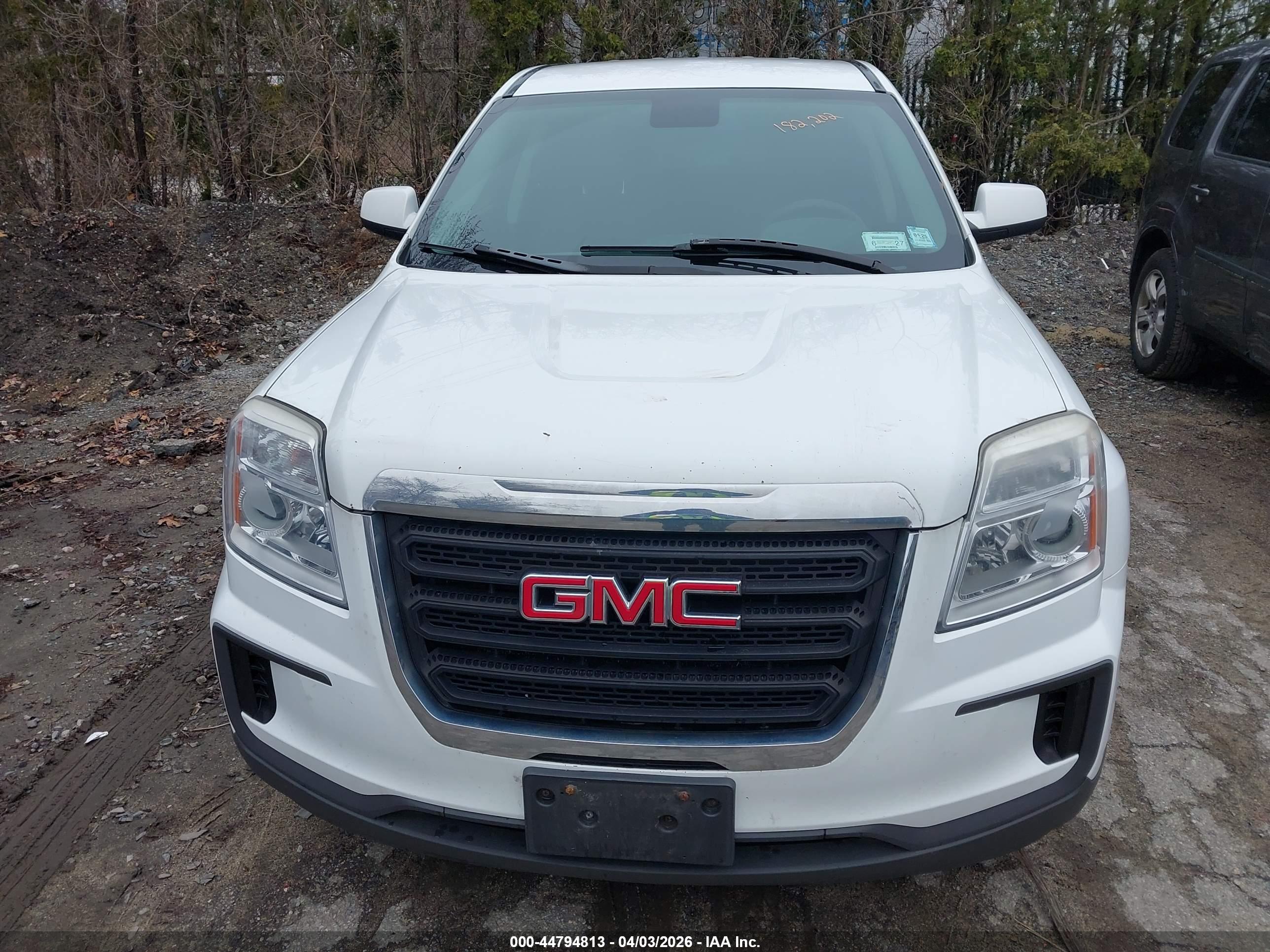 GMC TERRAIN image 6