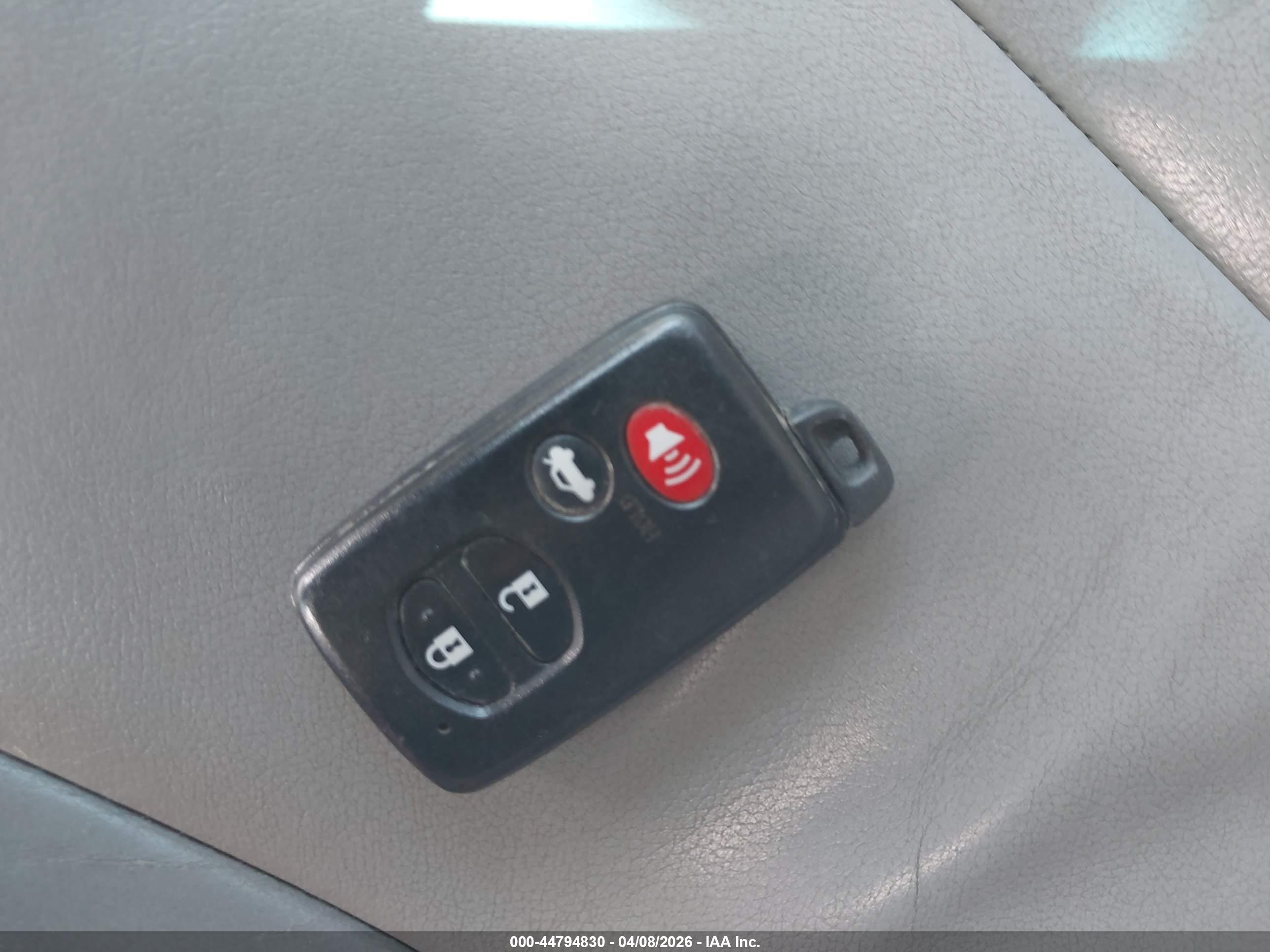 TOYOTA CAMRY image 11