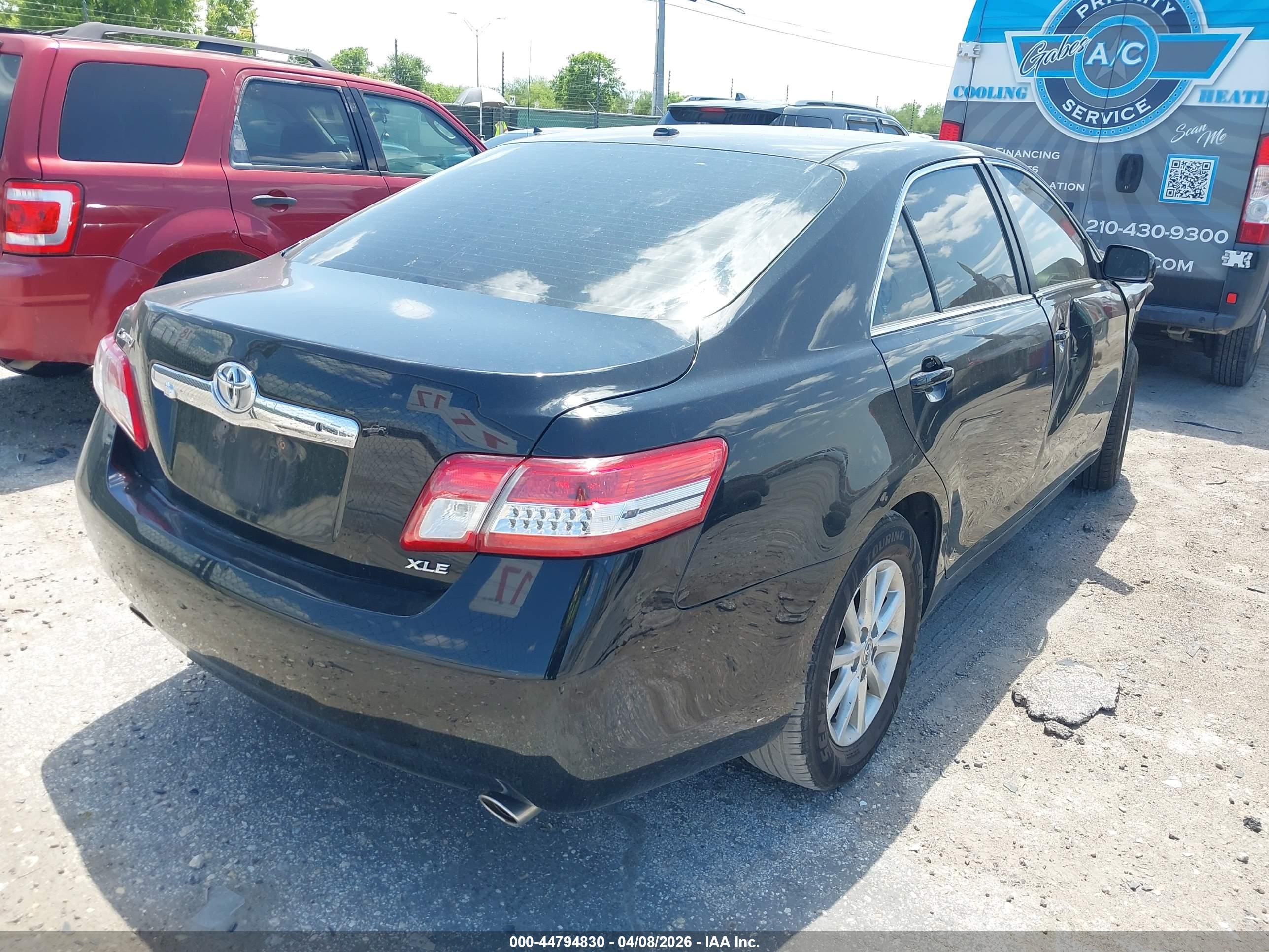 TOYOTA CAMRY image 4