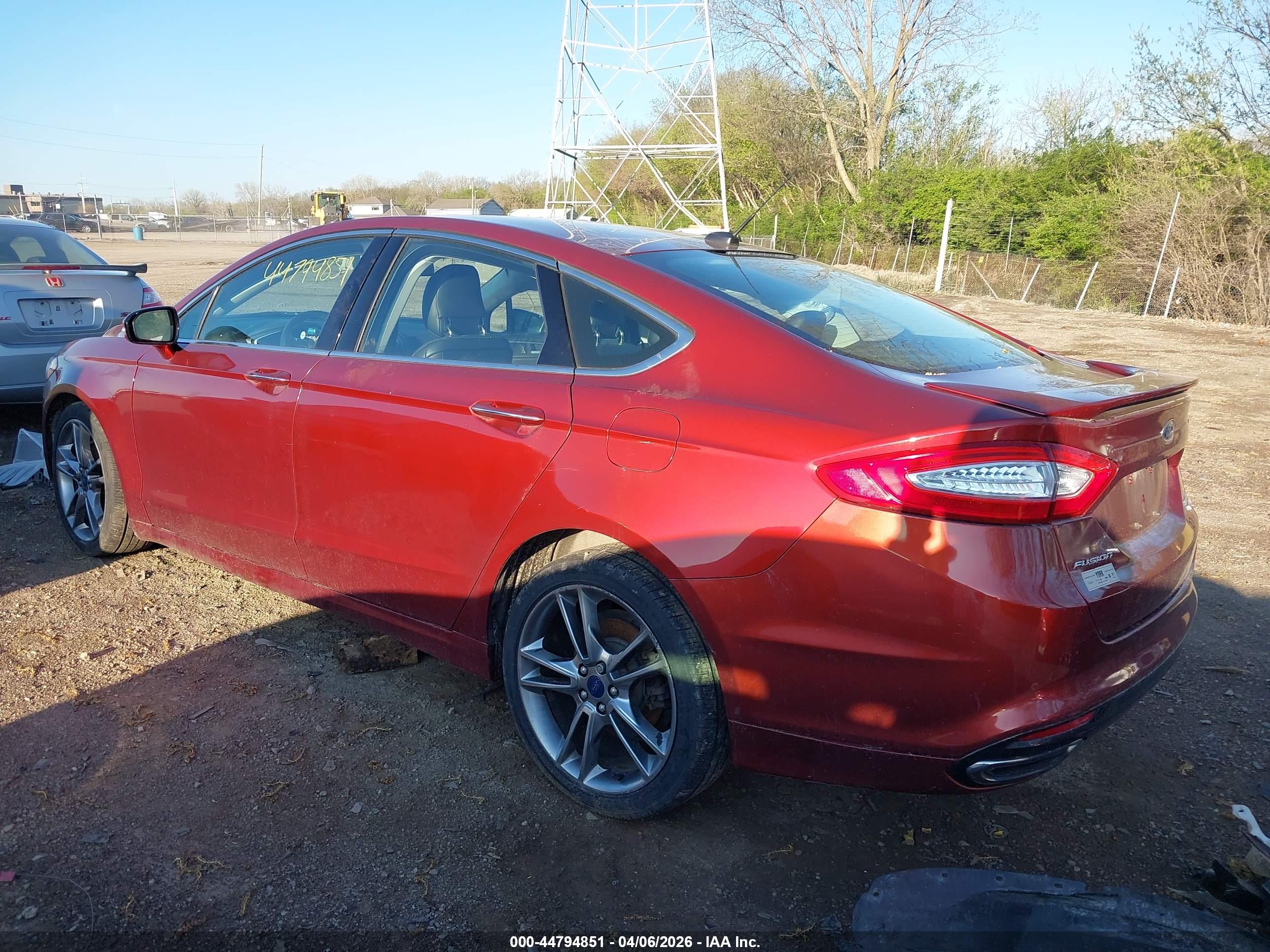 FORD FUSION image 3