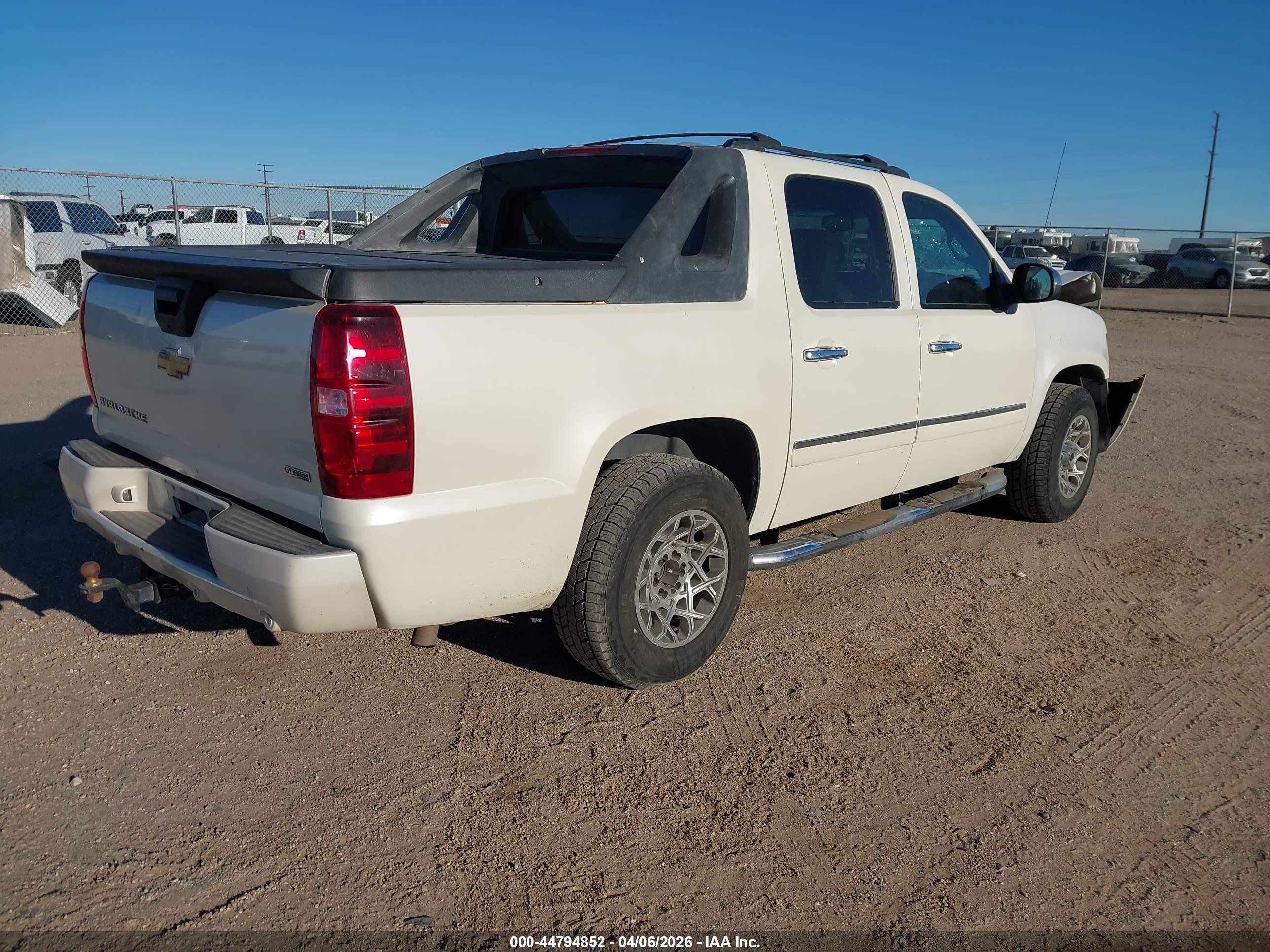 CHEVROLET AVALANCHE image 4