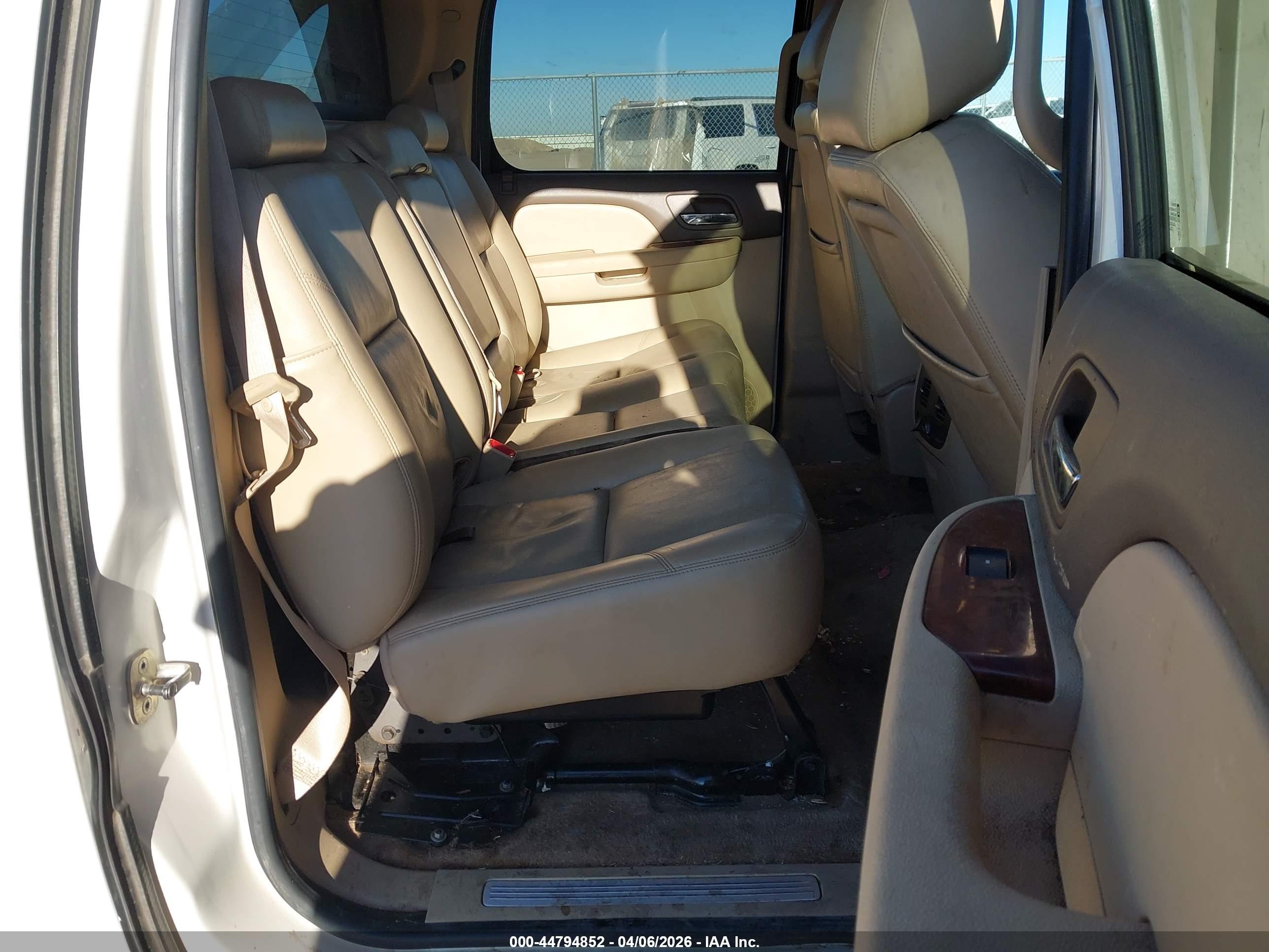 CHEVROLET AVALANCHE image 8