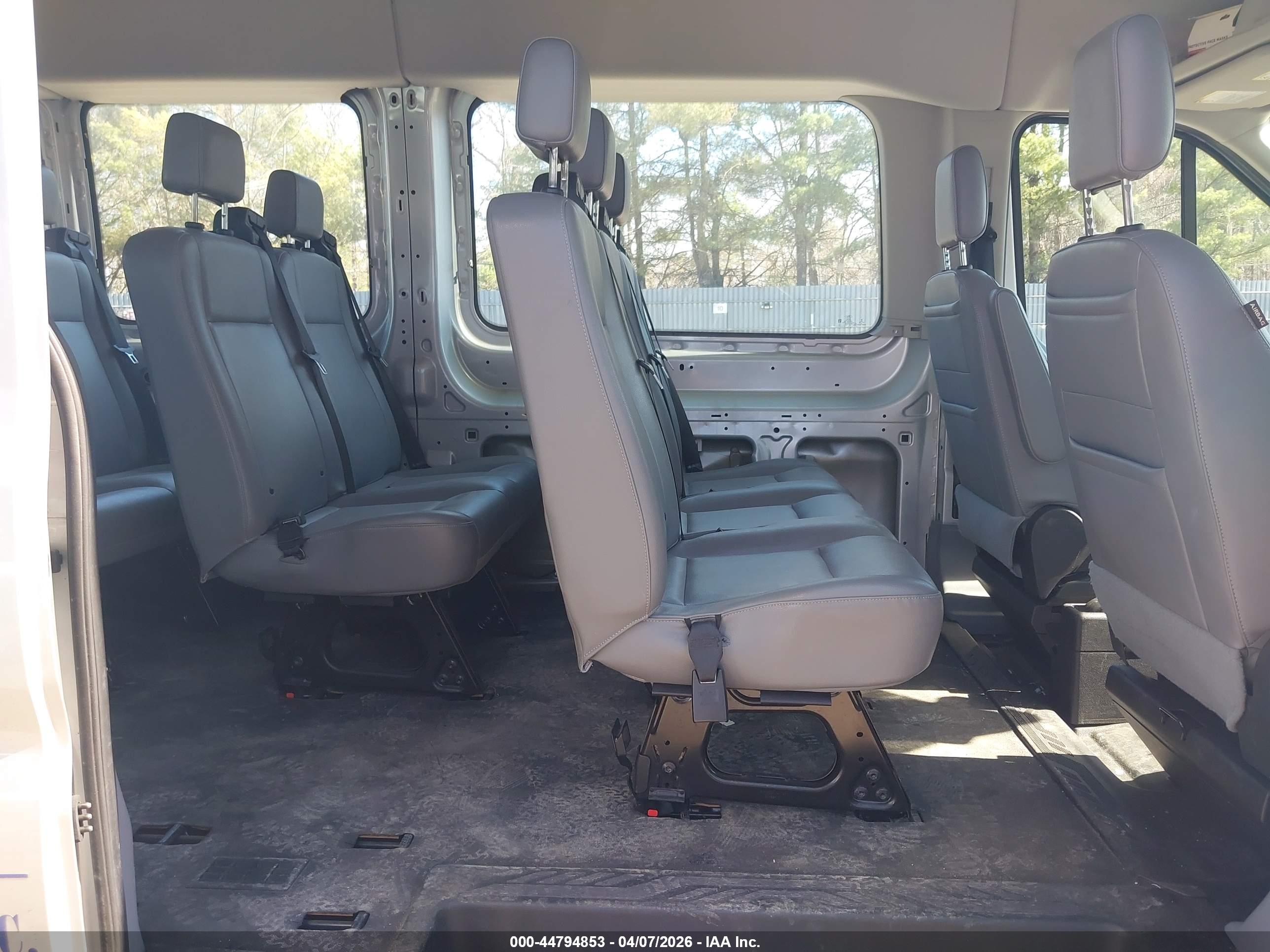 FORD TRANSIT-350 image 8