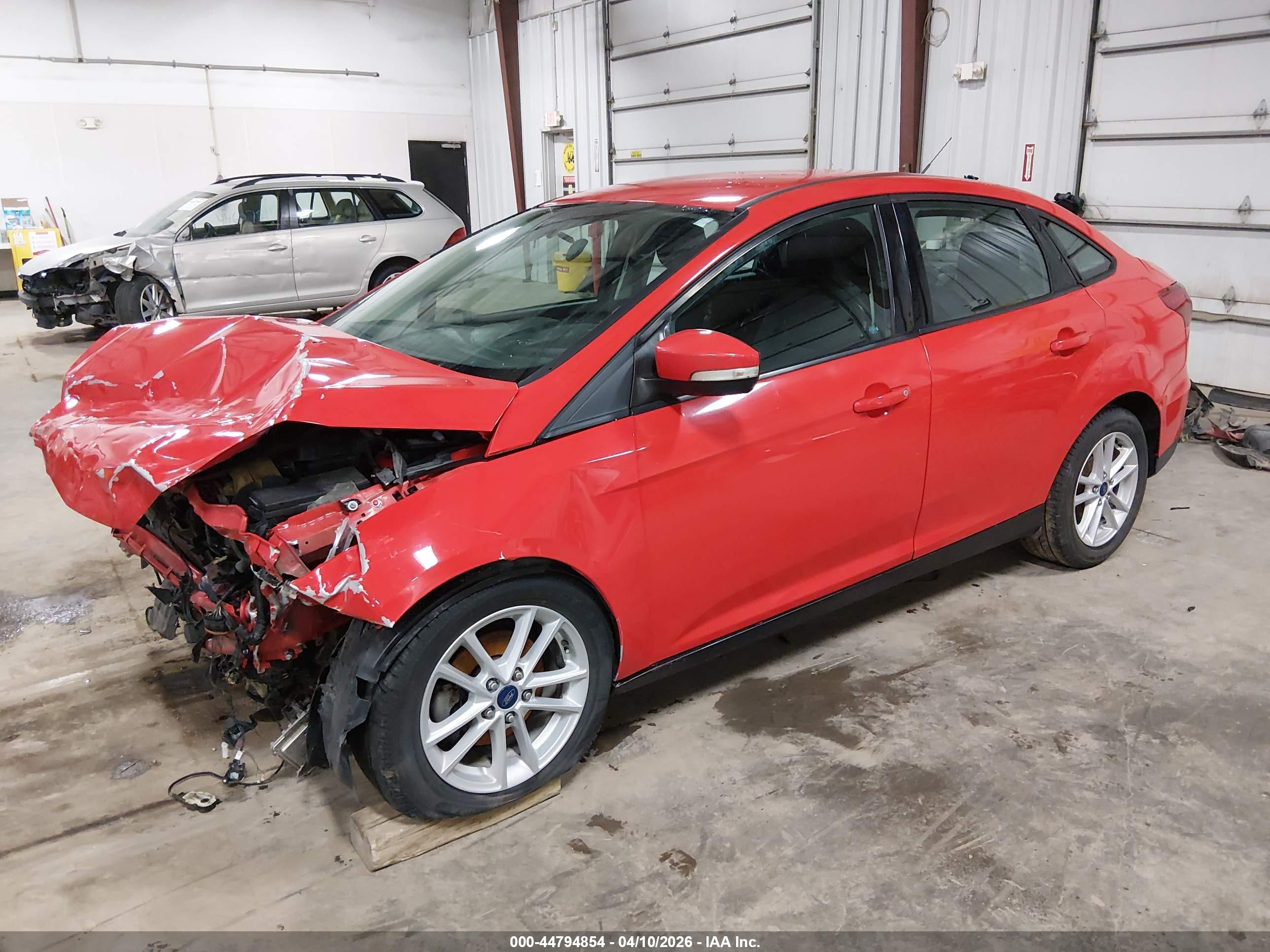 FORD FOCUS image 2