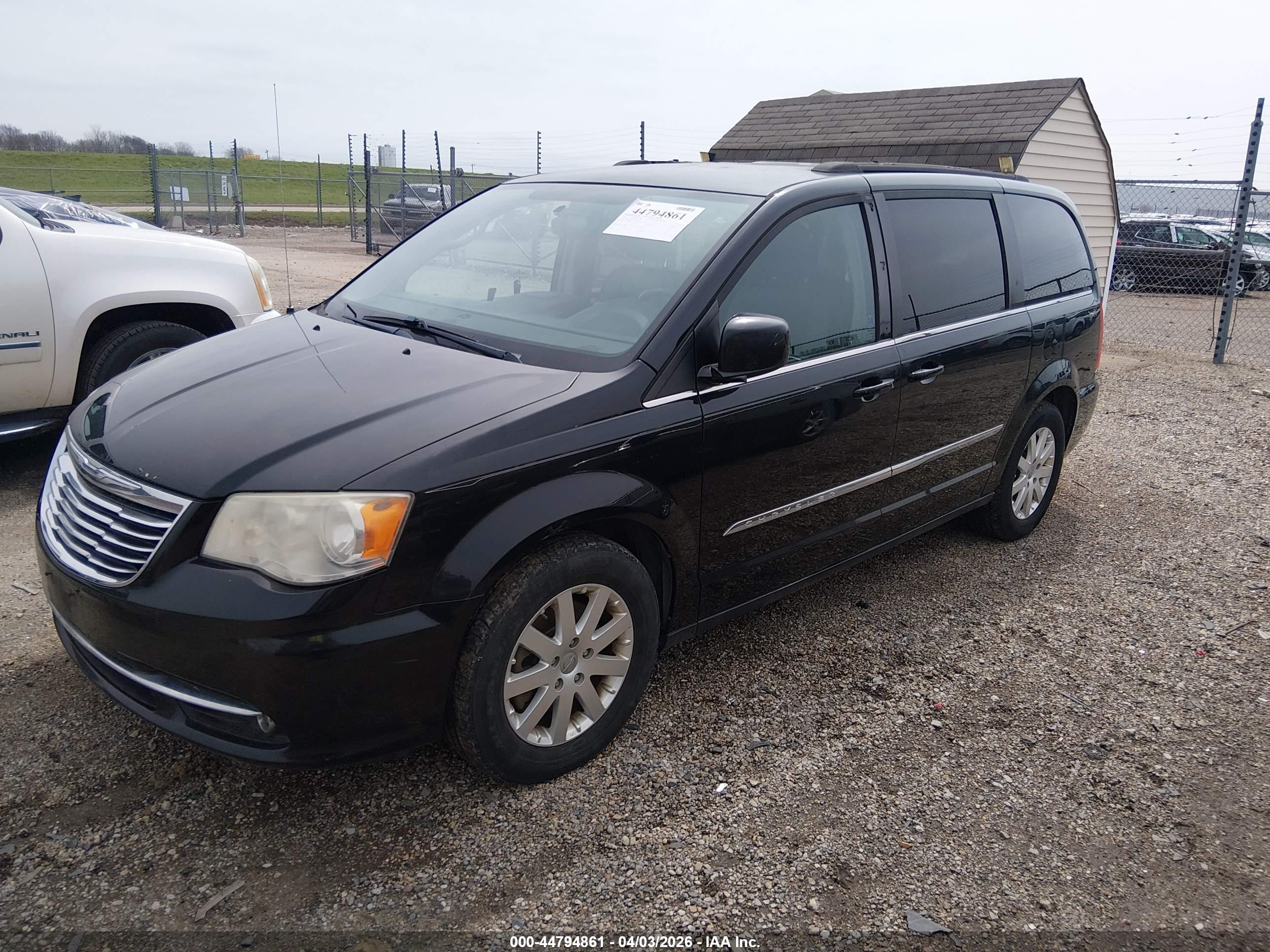 CHRYSLER TOWN image 2