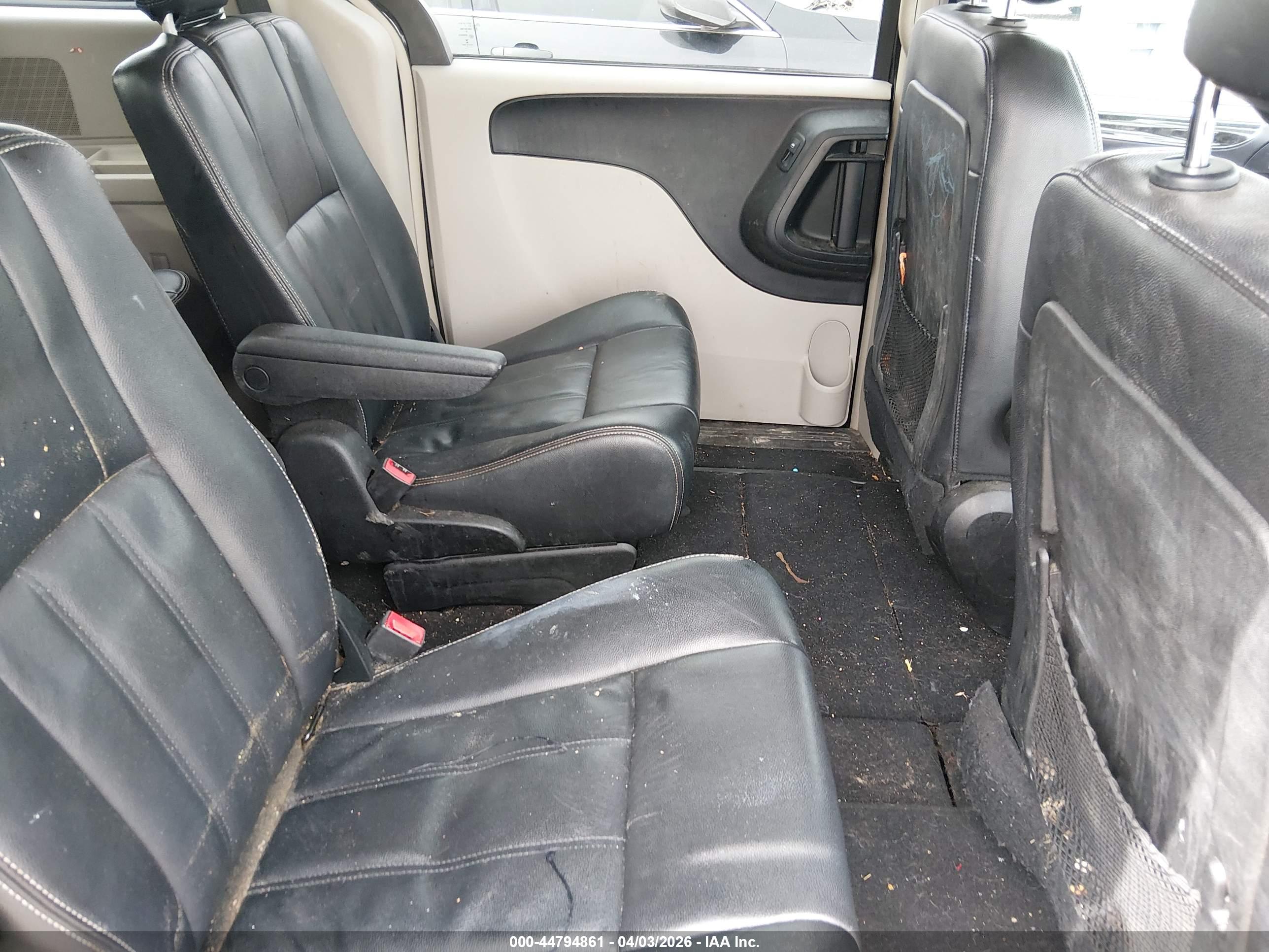 CHRYSLER TOWN image 8