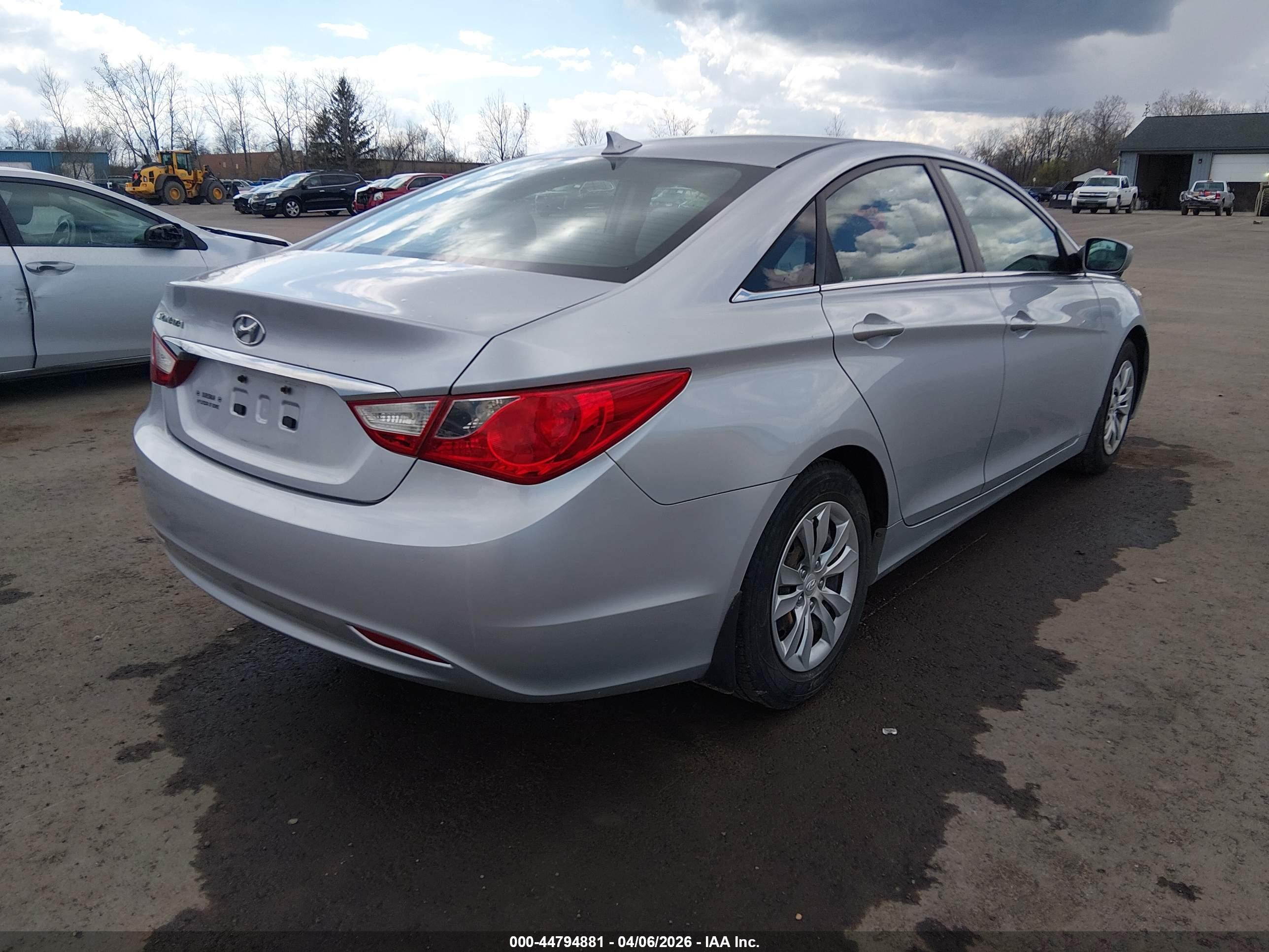 HYUNDAI SONATA image 4