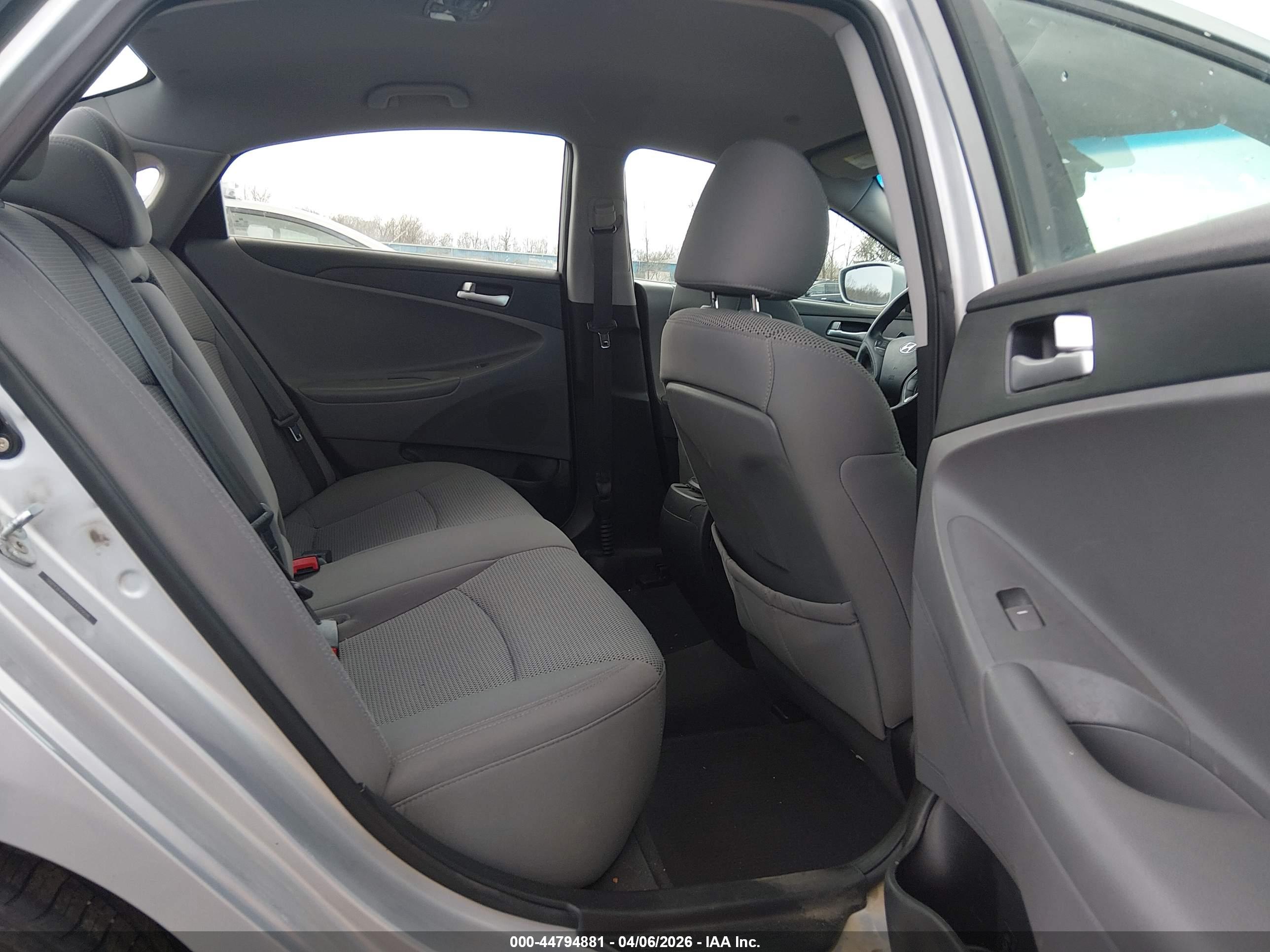 HYUNDAI SONATA image 8