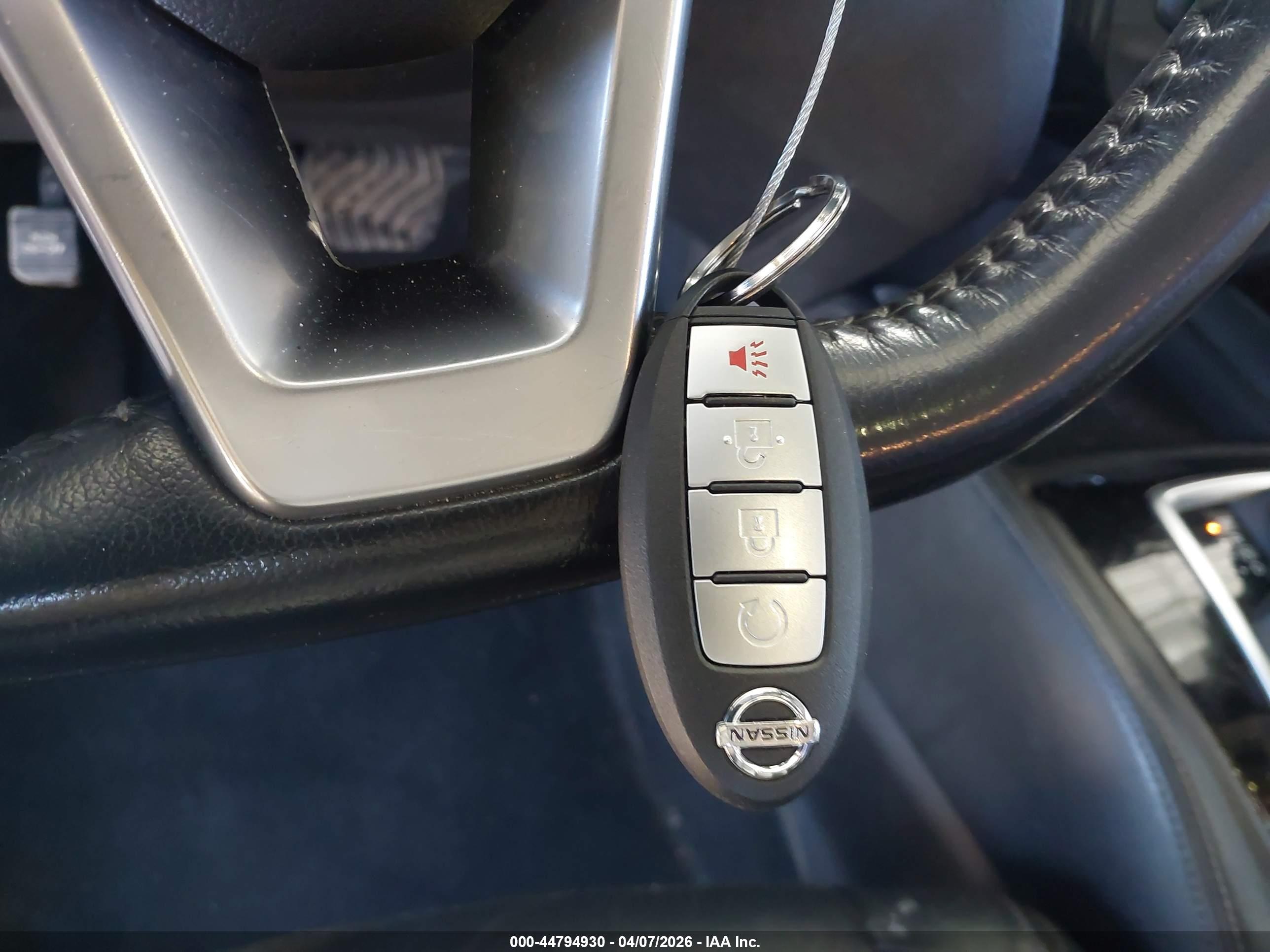 NISSAN ROGUE image 11