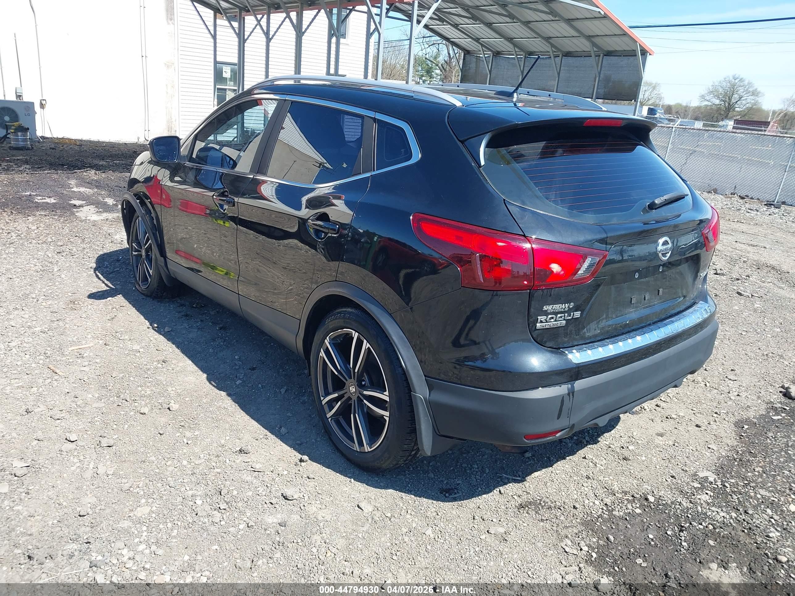 NISSAN ROGUE image 3