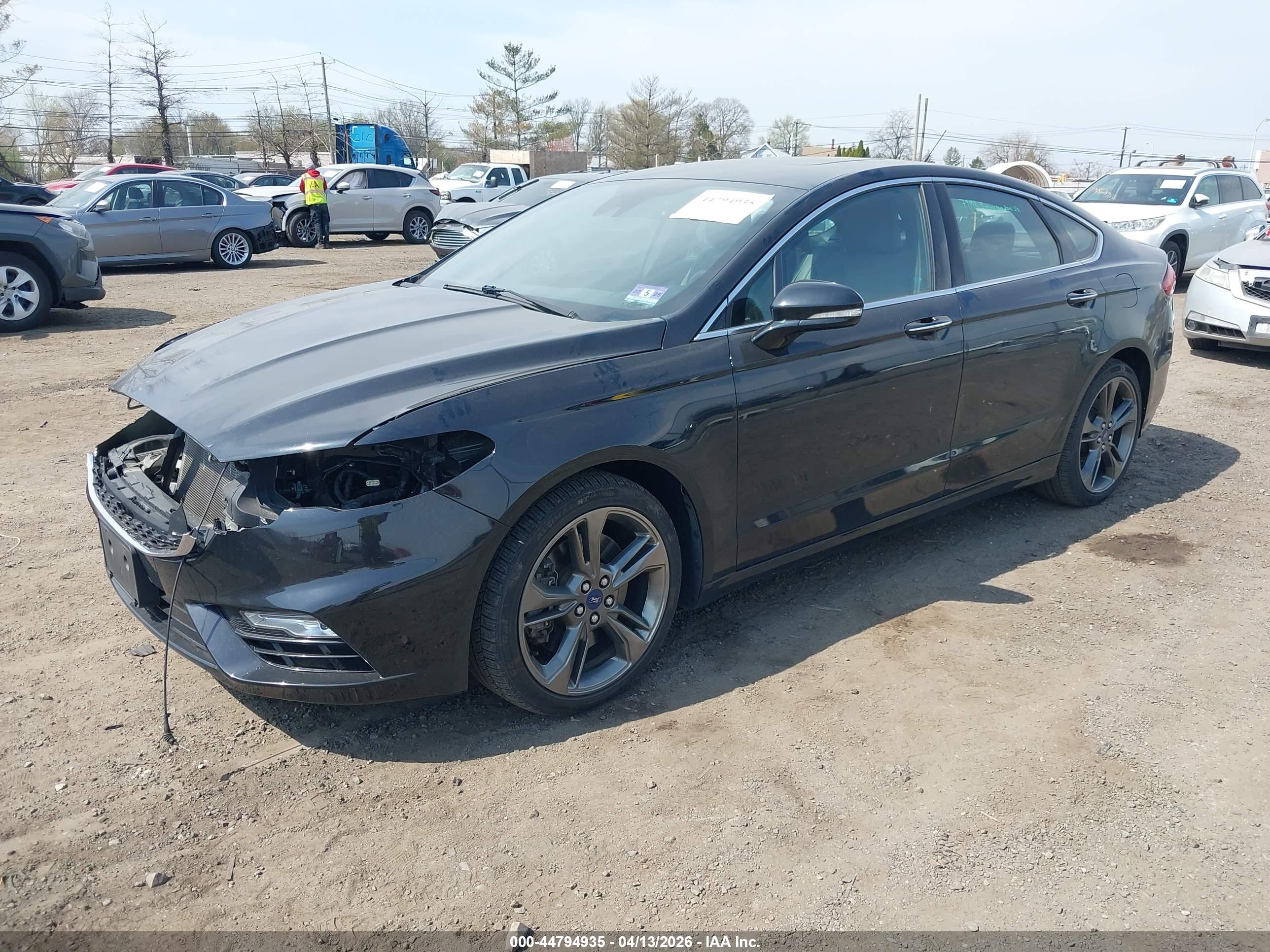 FORD FUSION image 2