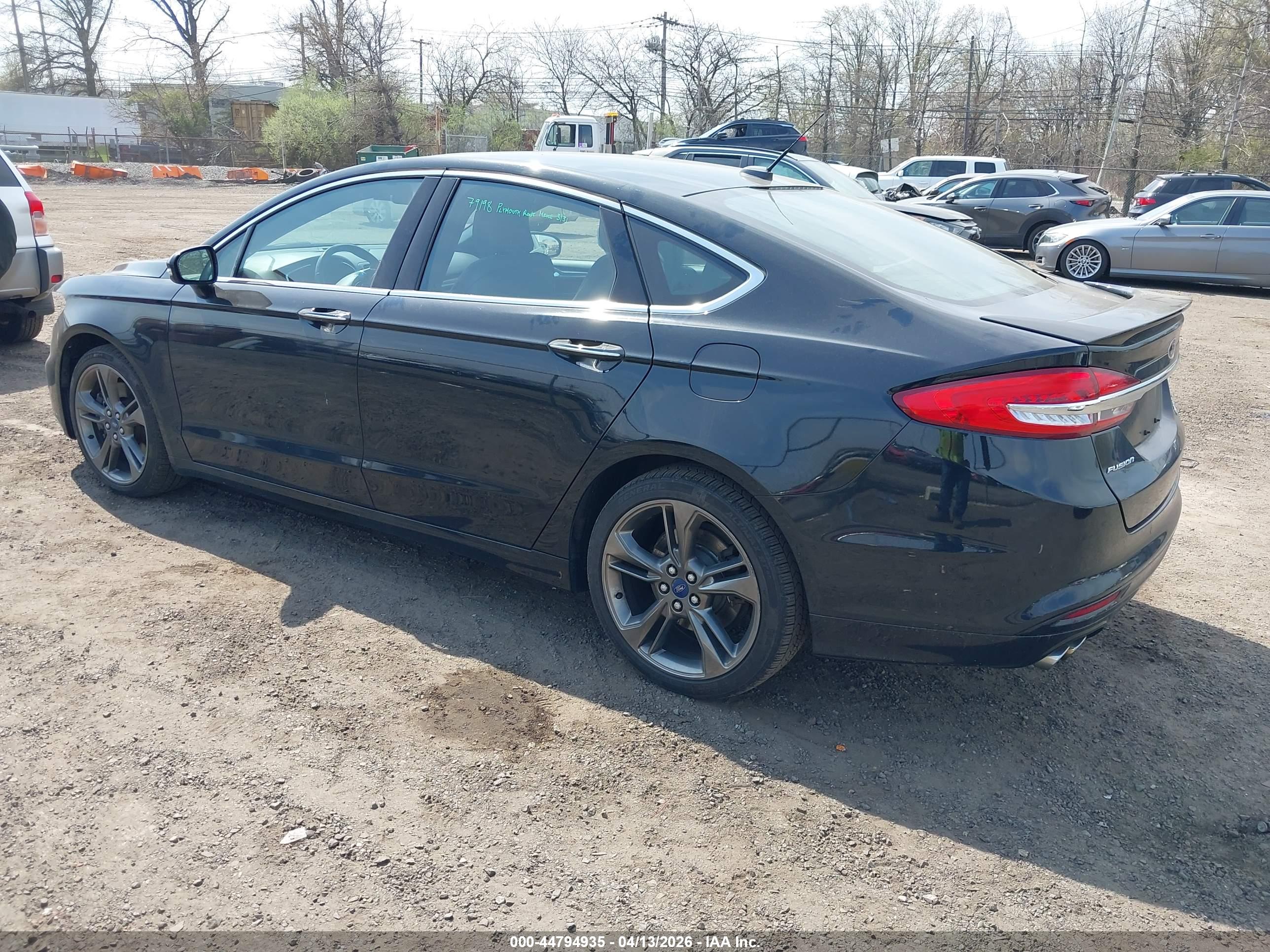 FORD FUSION image 3