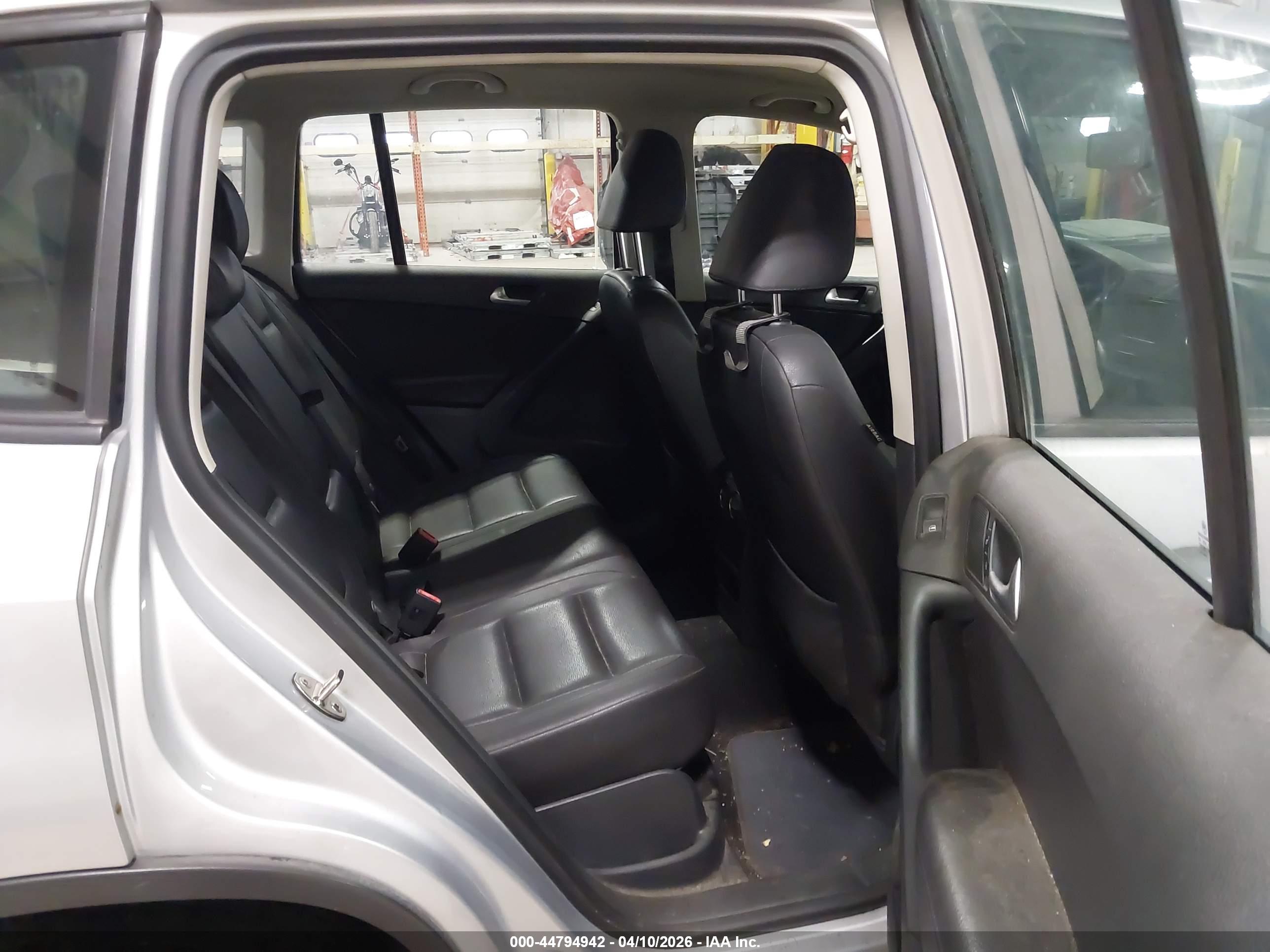 VOLKSWAGEN TIGUAN image 8