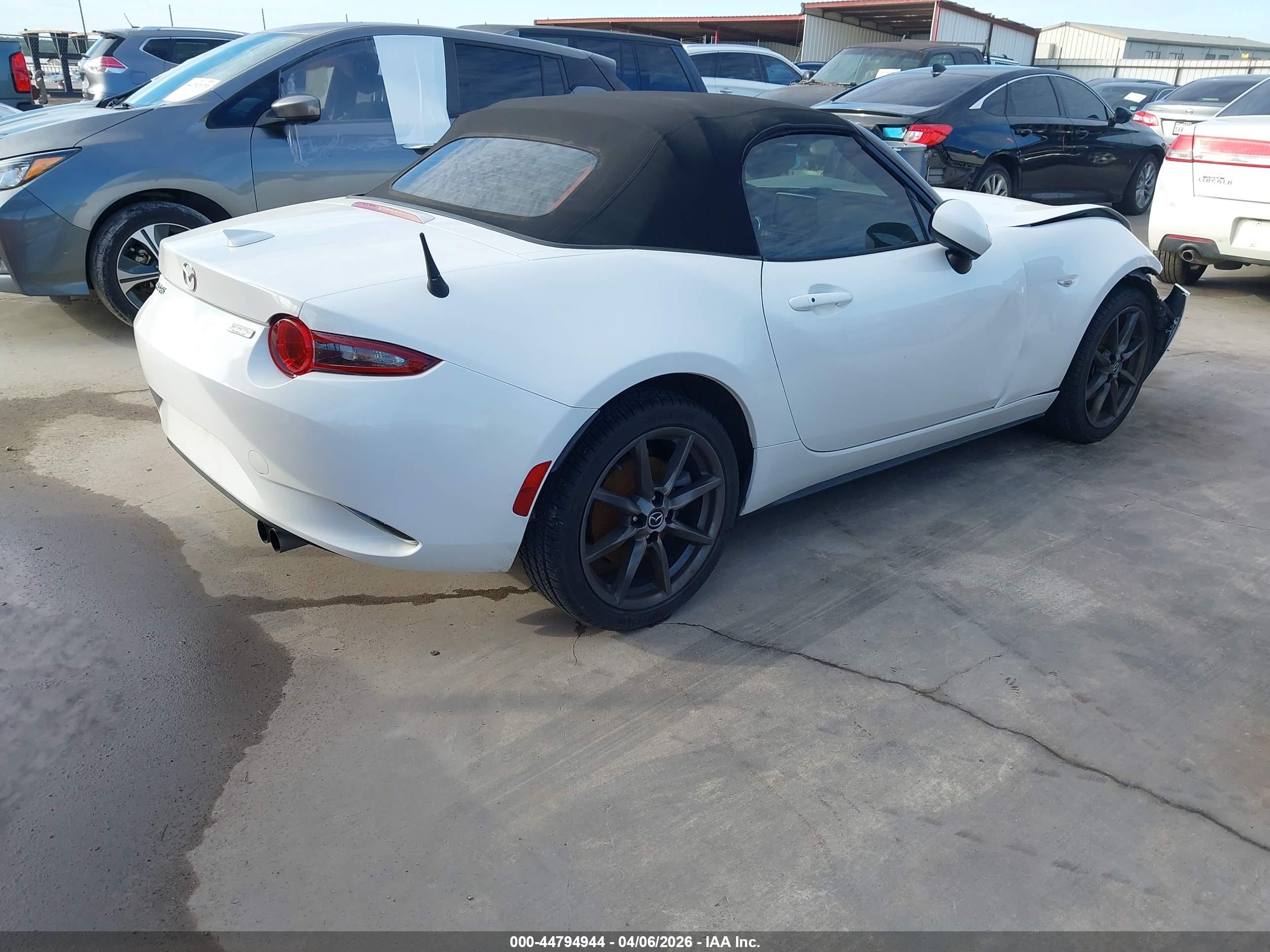 MAZDA MX-5 image 4
