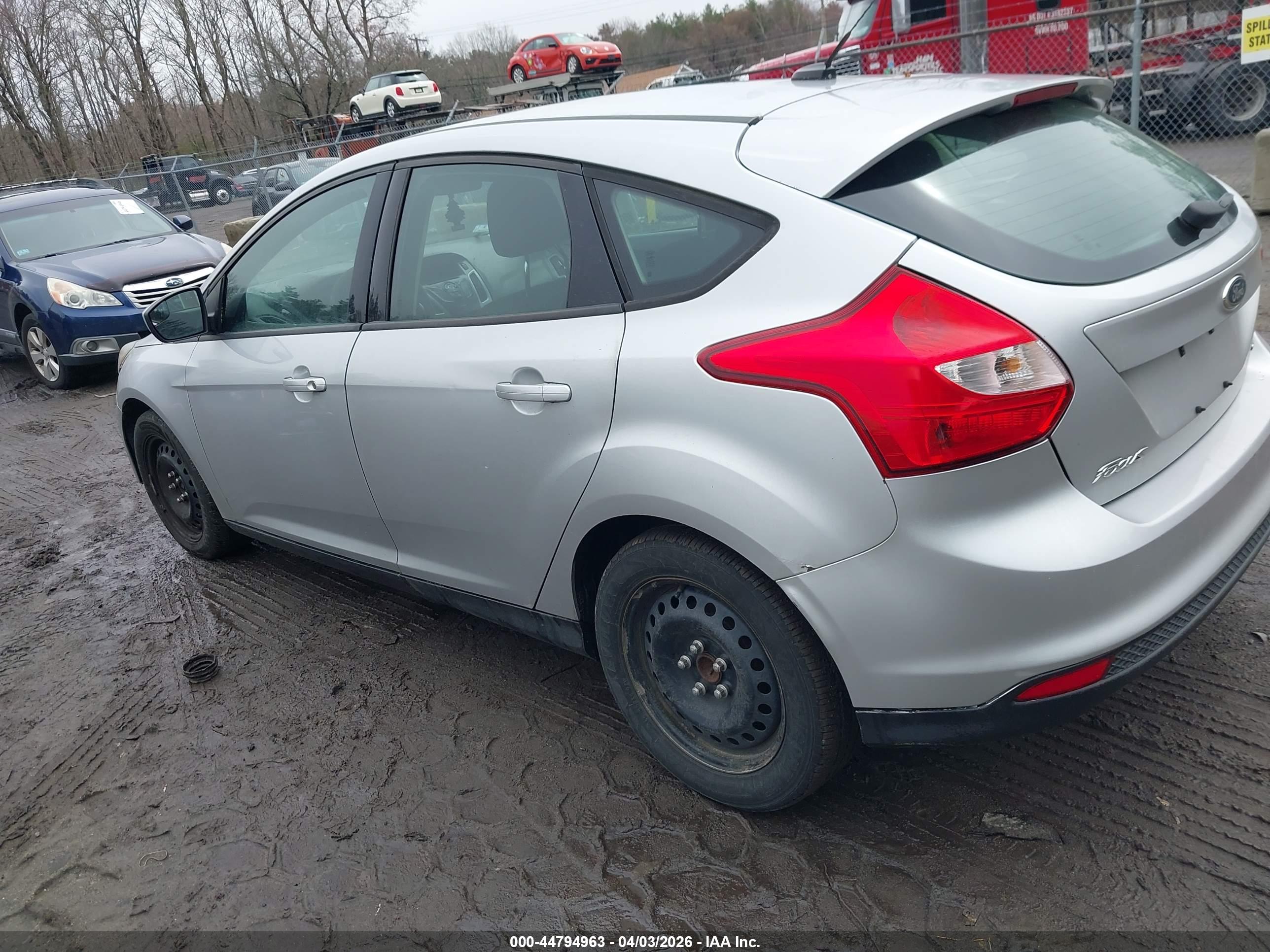 FORD FOCUS image 3