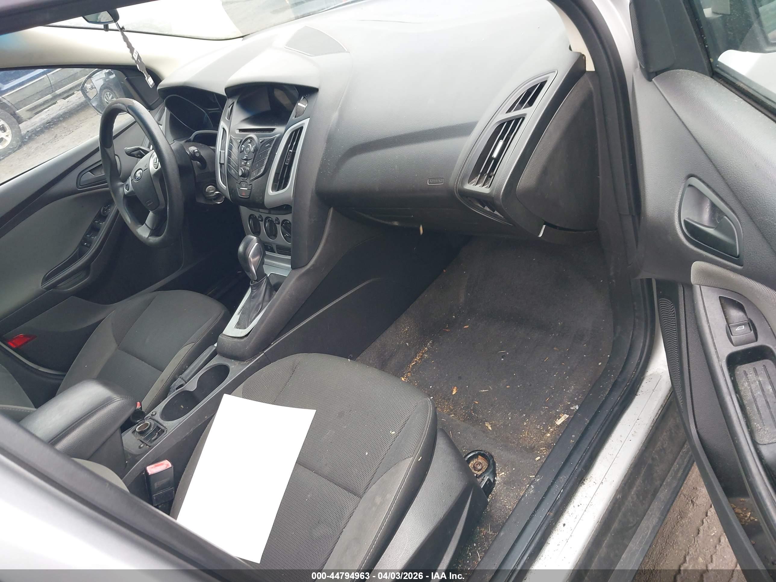 FORD FOCUS image 5