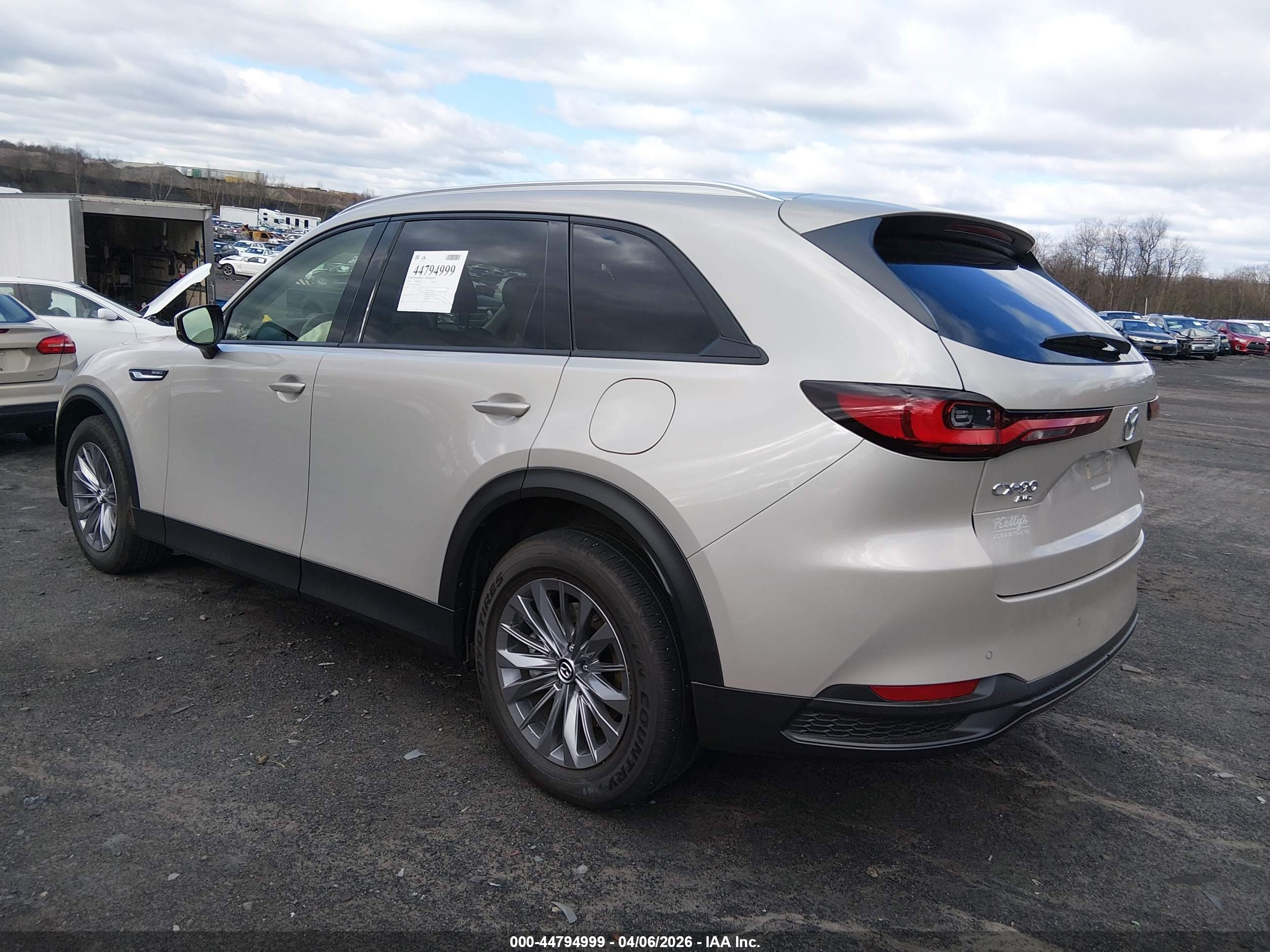 MAZDA CX-90 image 3
