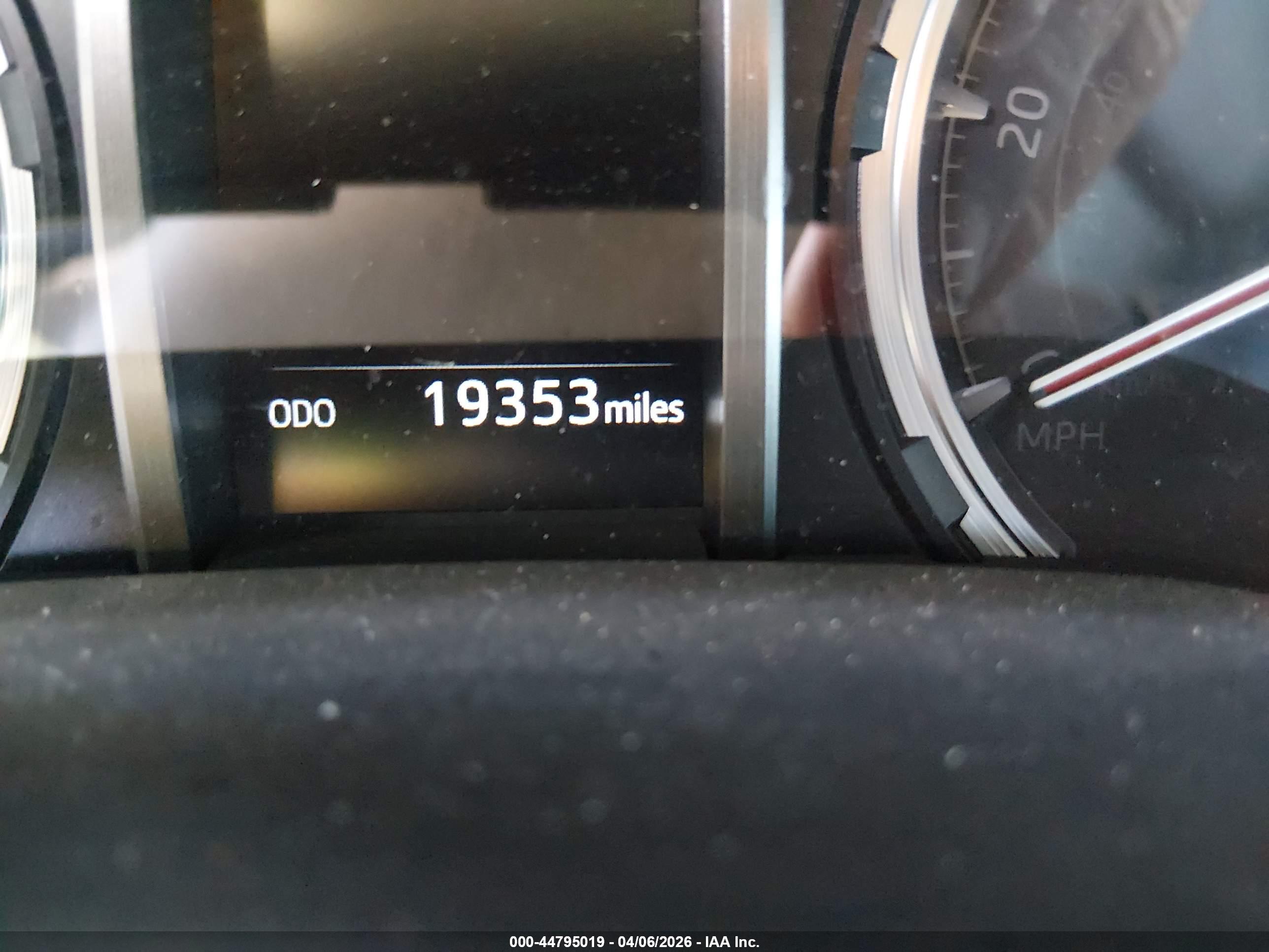 TOYOTA 4RUNNER image 7
