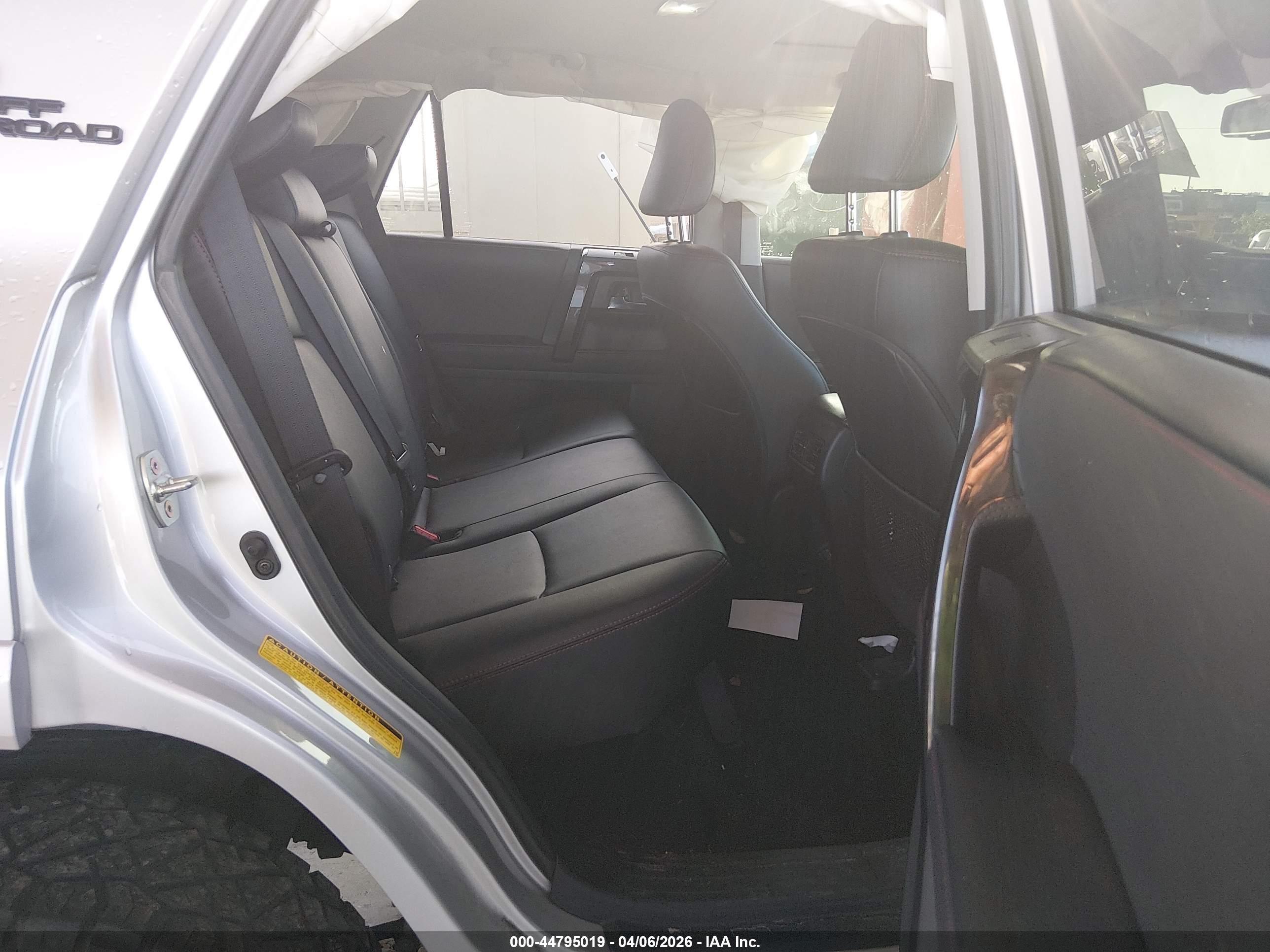 TOYOTA 4RUNNER image 8