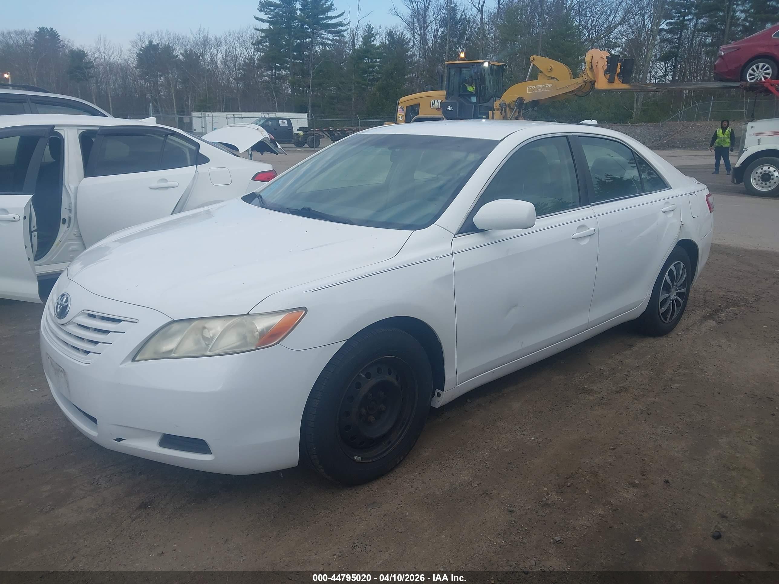 TOYOTA CAMRY image 2